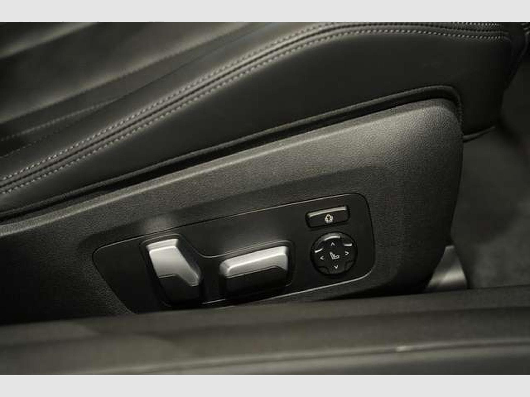 BMW M4 Competition Coupé *1.H *20 *Carbon *Memory (2021) - Photo 20