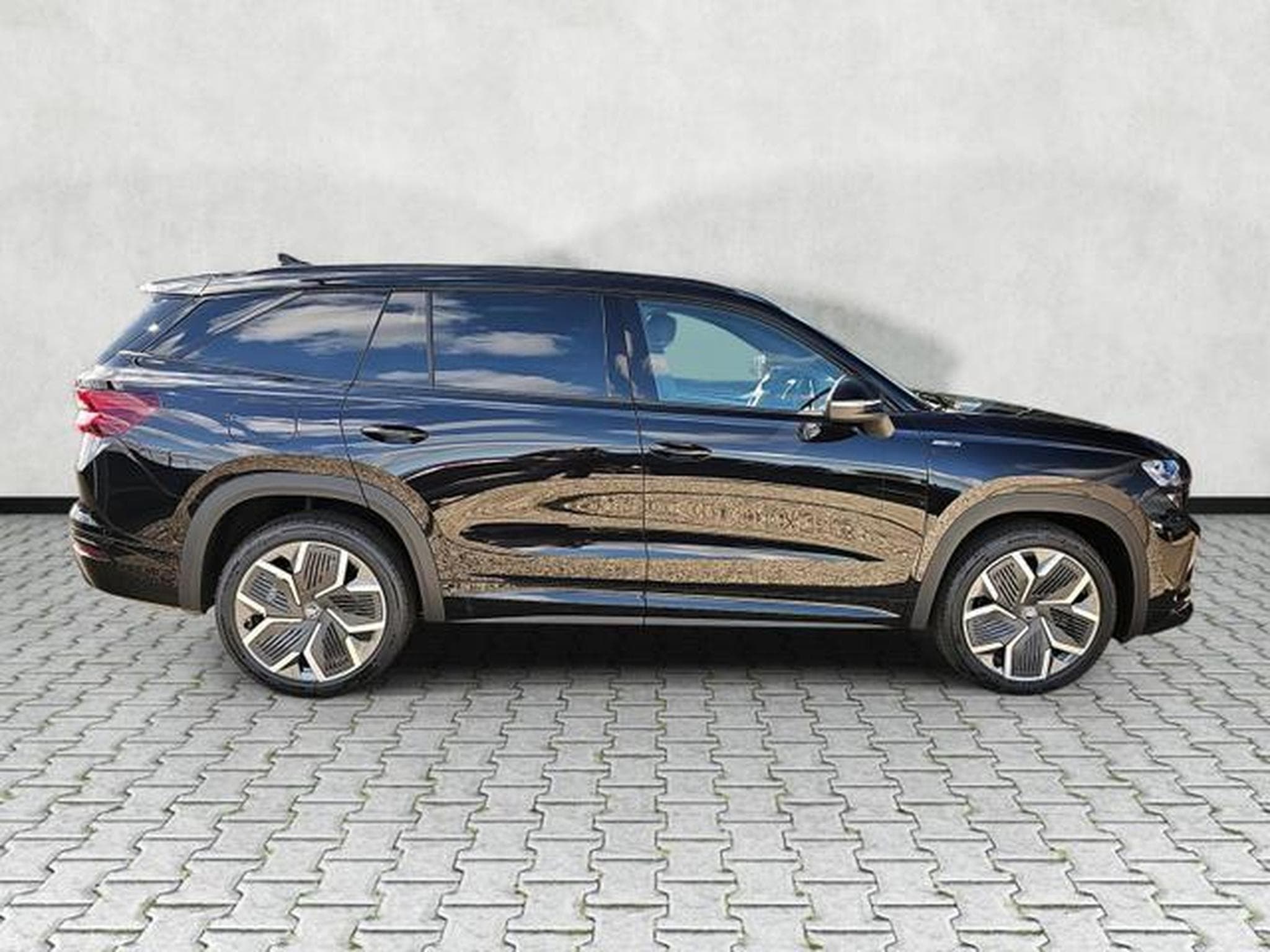 Skoda Kodiaq 1.5 TSI iV 150 kW Sportline (2026) - Foto 8