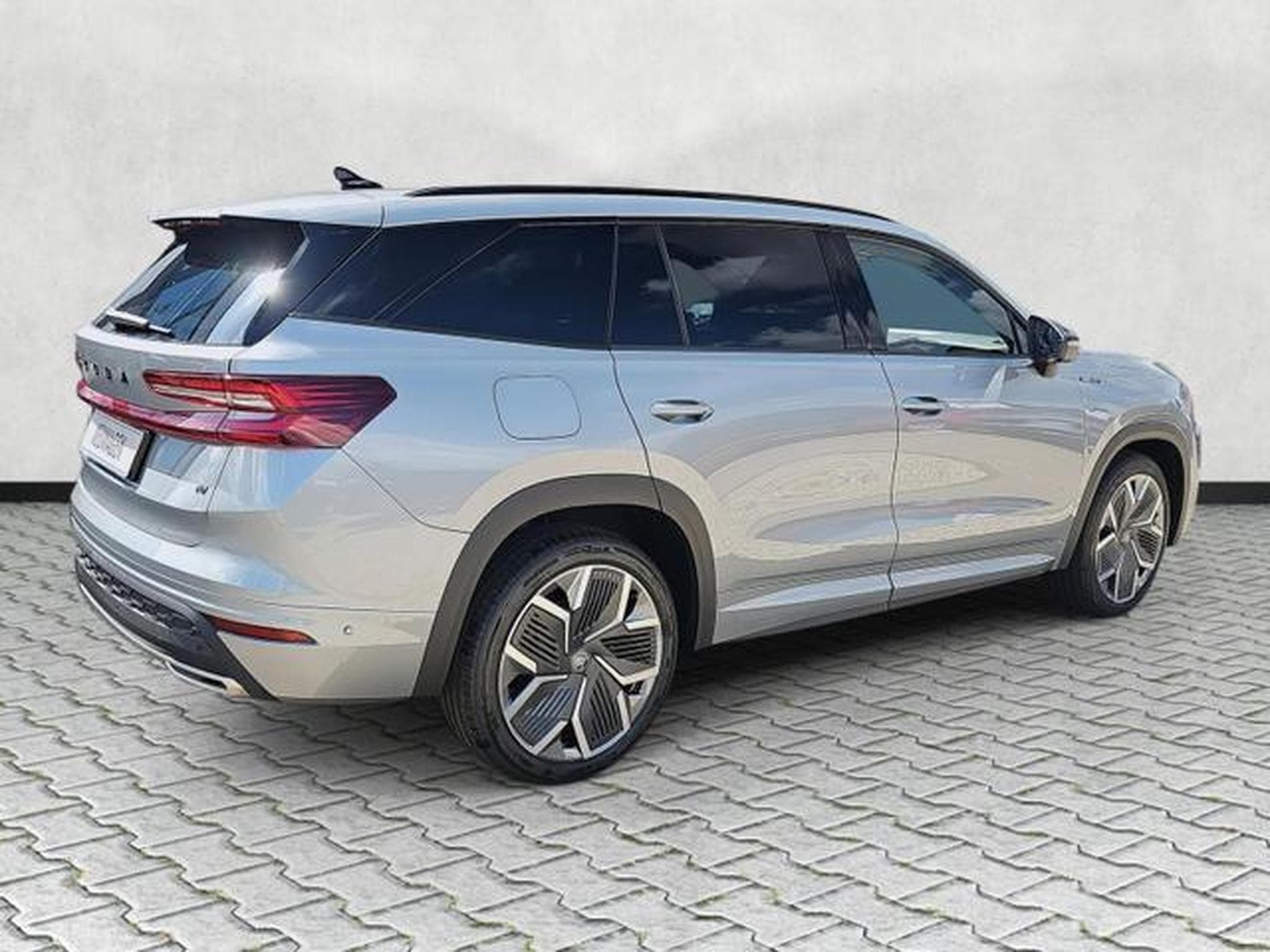 Skoda Kodiaq 1.5 TSI iV 150 kW Sportline (2026) - Foto 7