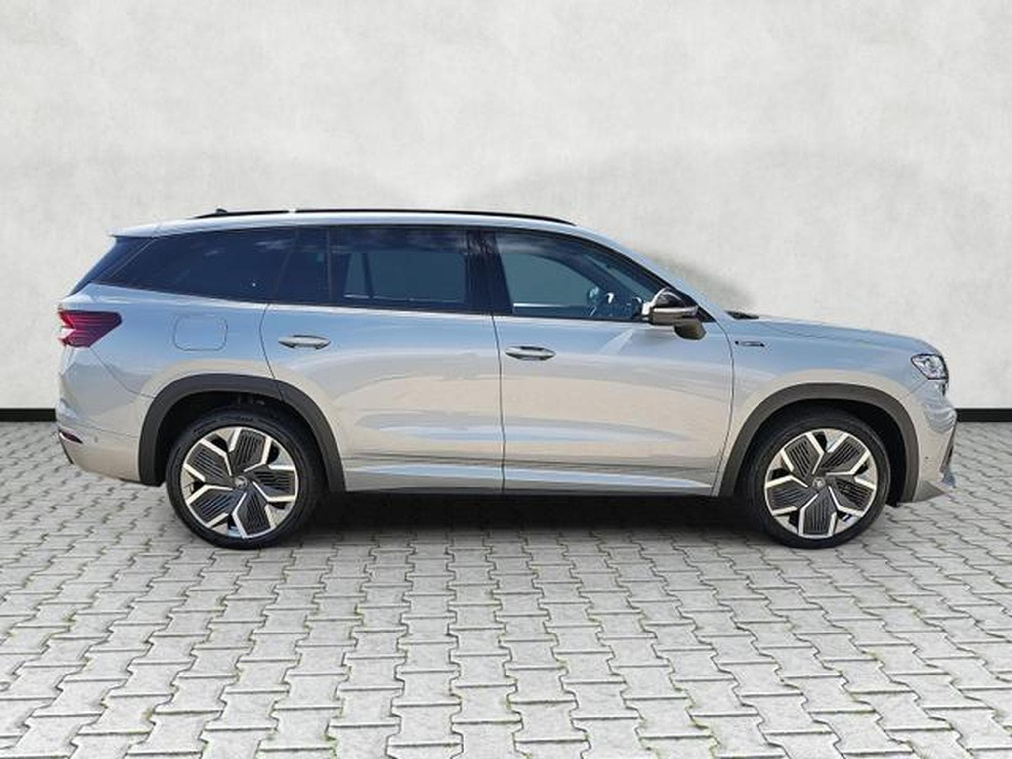 Skoda Kodiaq 1.5 TSI iV 150 kW Sportline (2026) - Foto 8