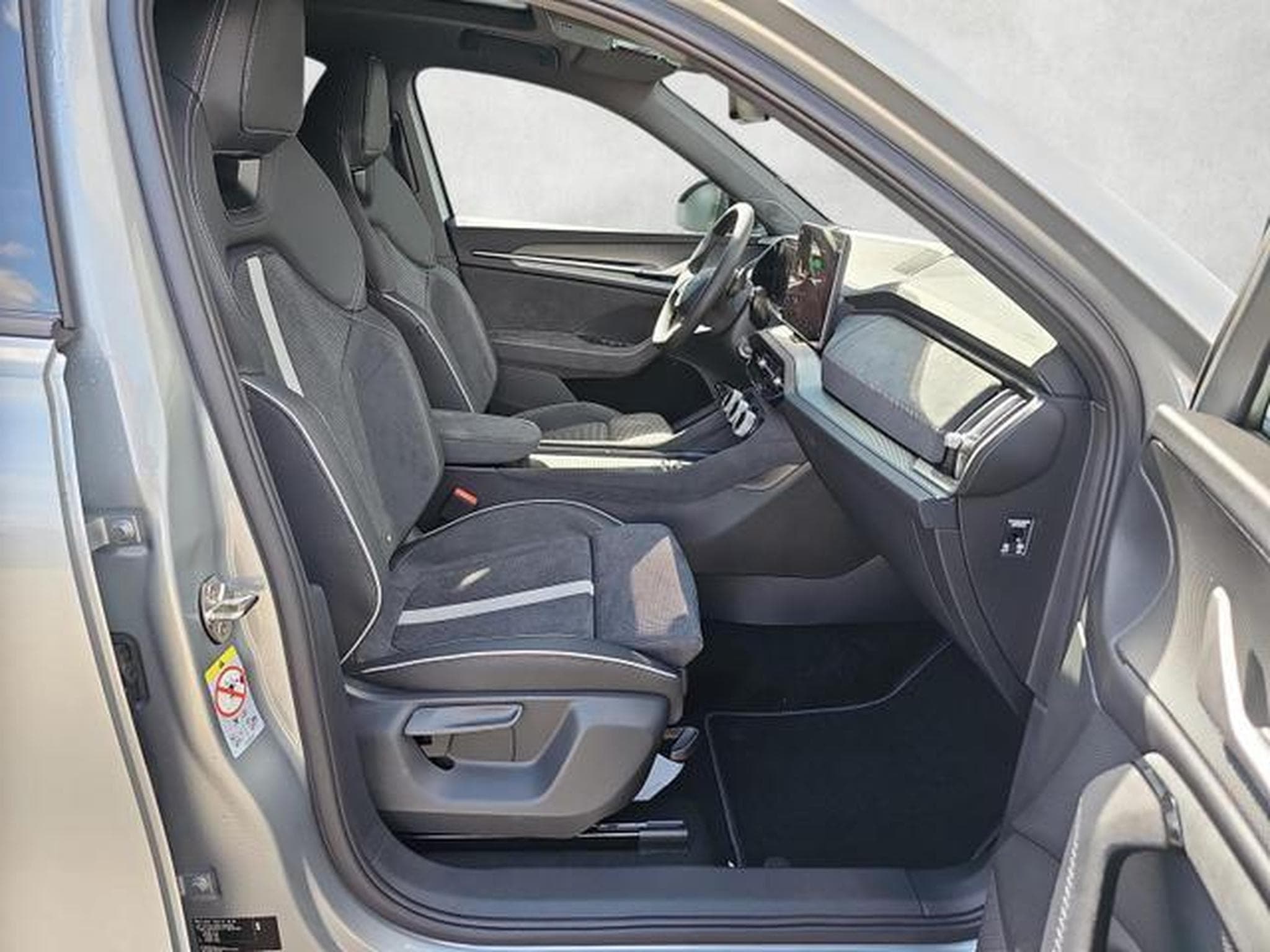 Skoda Kodiaq 1.5 TSI iV 150 kW Sportline (2026) - Foto 10