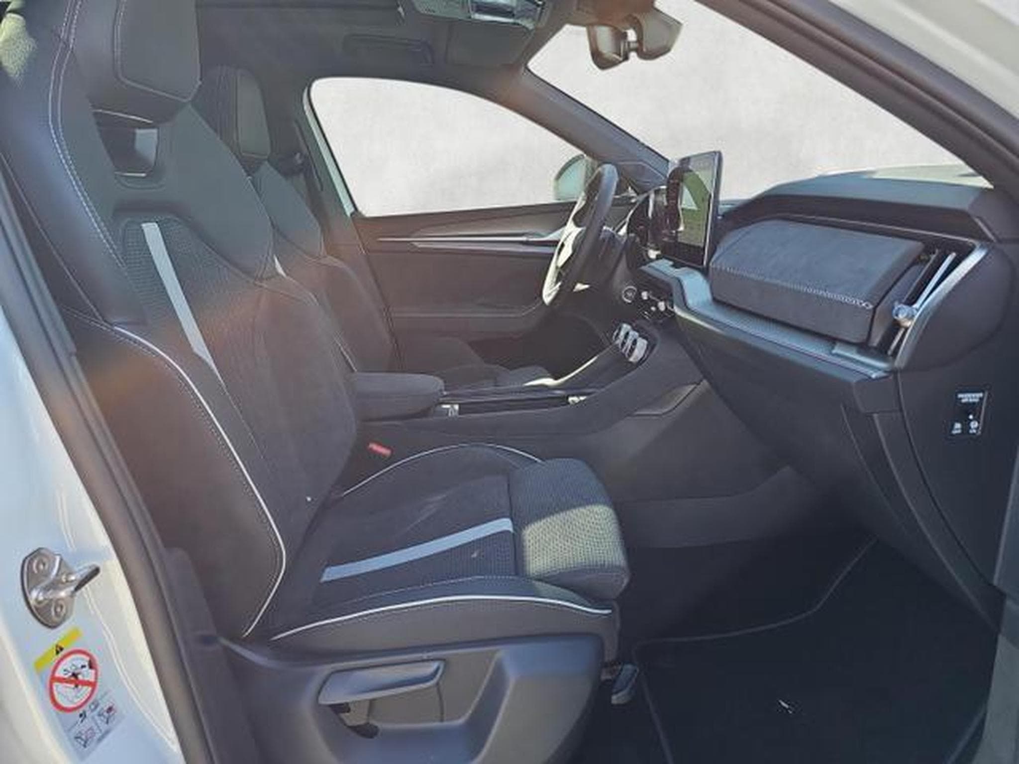 Skoda Kodiaq 1.5 TSI iV 150 kW Sportline (2026) - Foto 10
