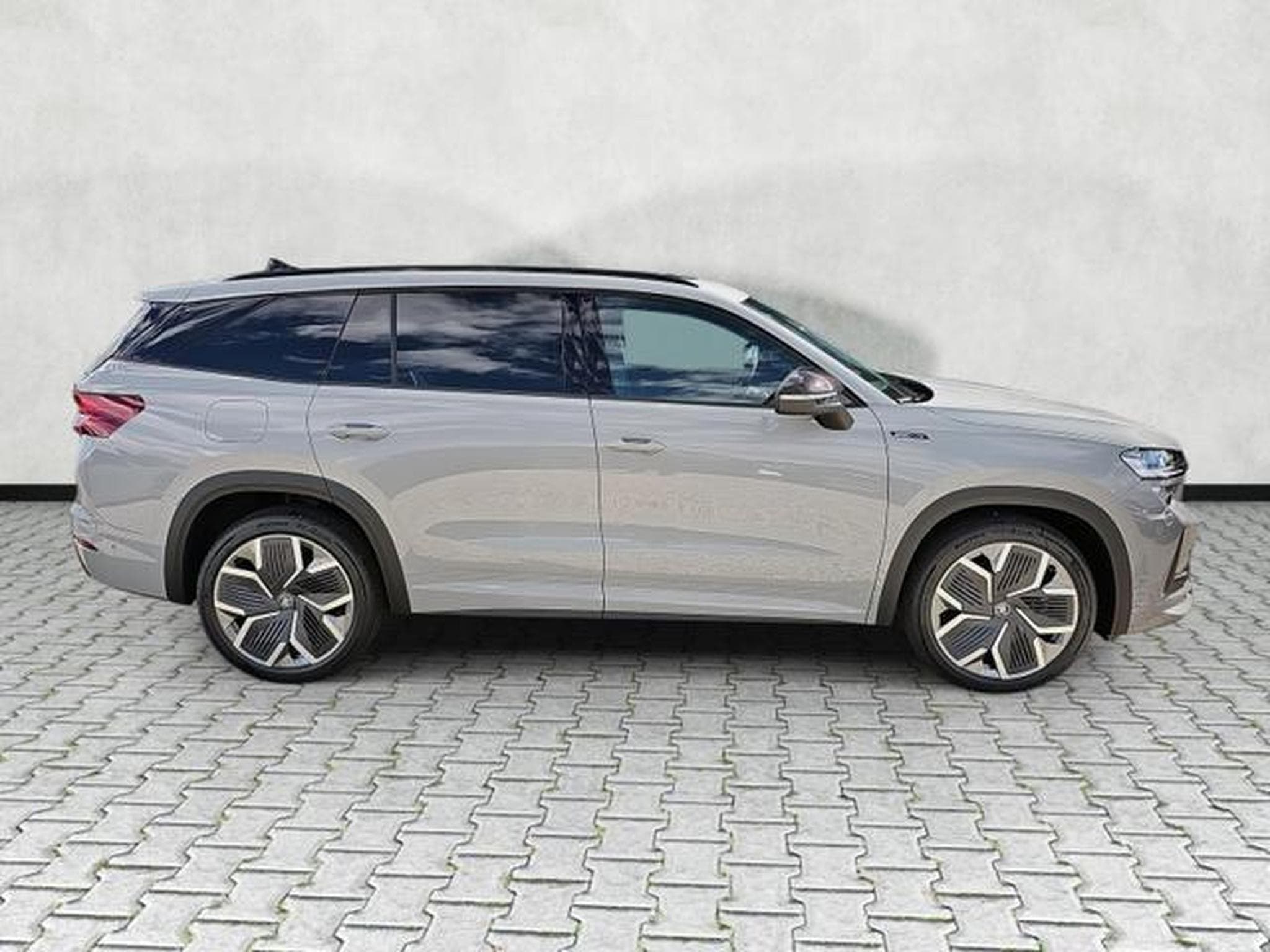 Skoda Kodiaq 1.5 TSI iV 150 kW Sportline (2026) - Foto 8