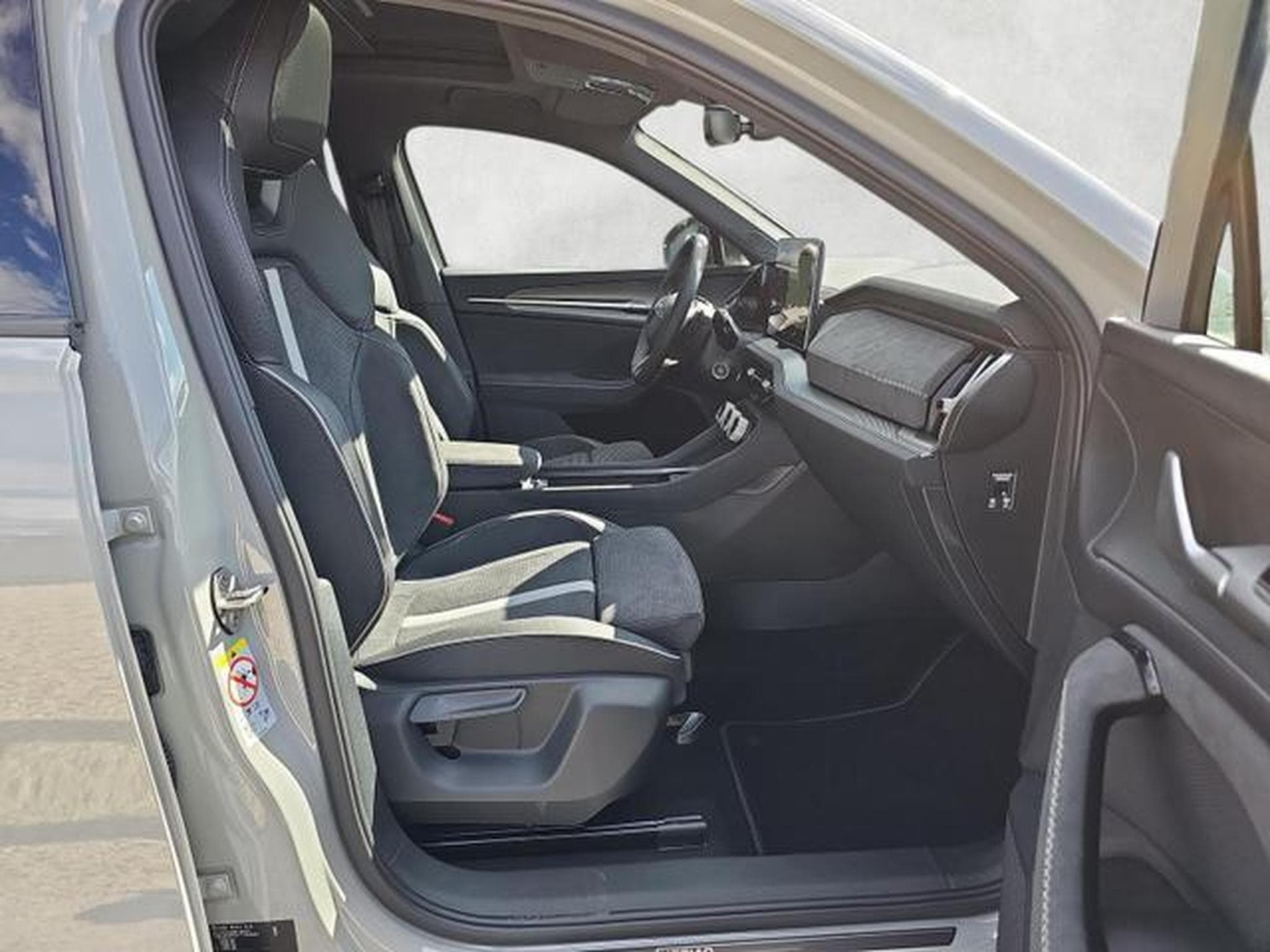 Skoda Kodiaq 1.5 TSI iV 150 kW Sportline (2026) - Foto 10