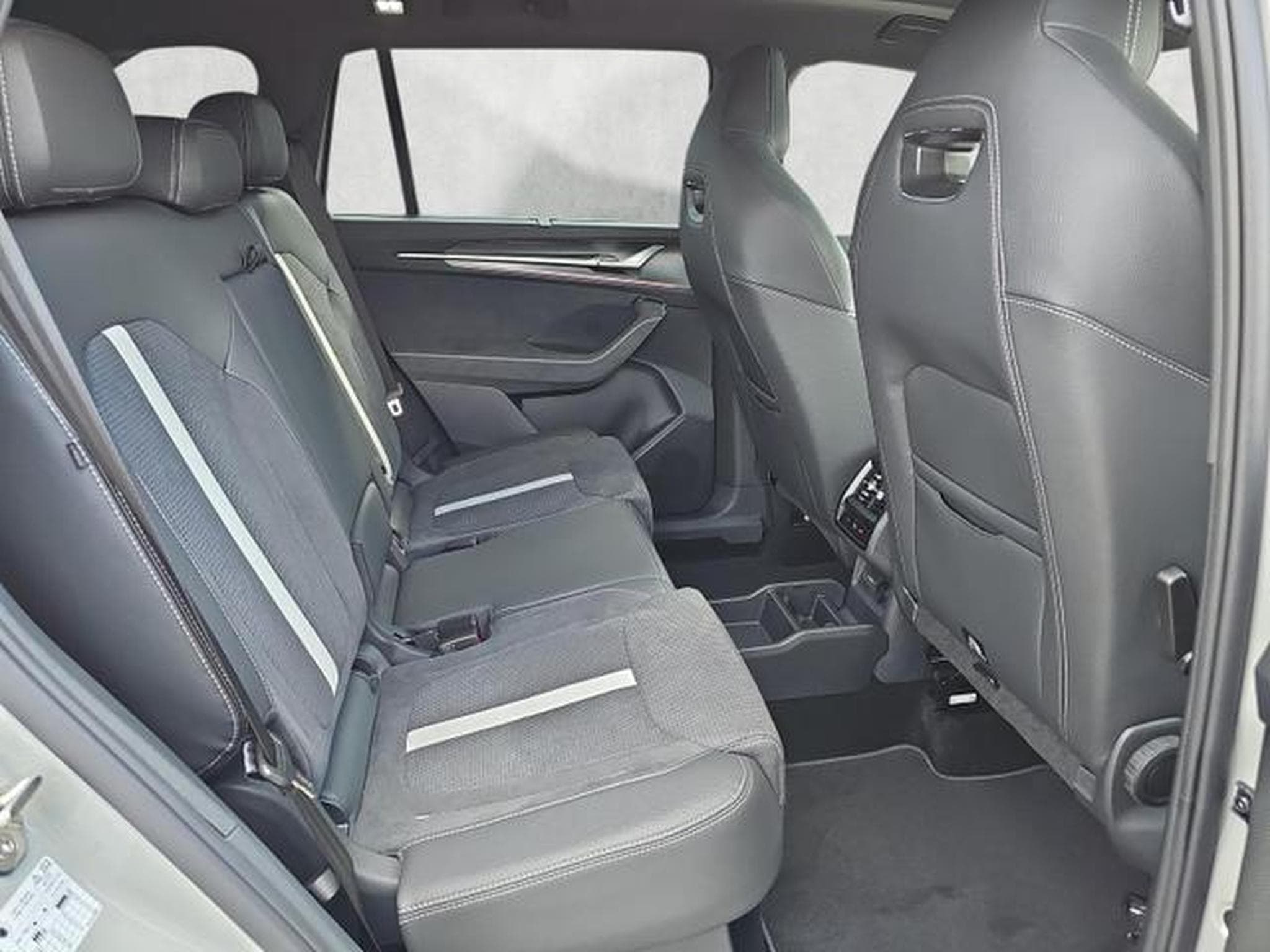 Skoda Kodiaq 1.5 TSI iV 150 kW Sportline (2026) - Foto 13