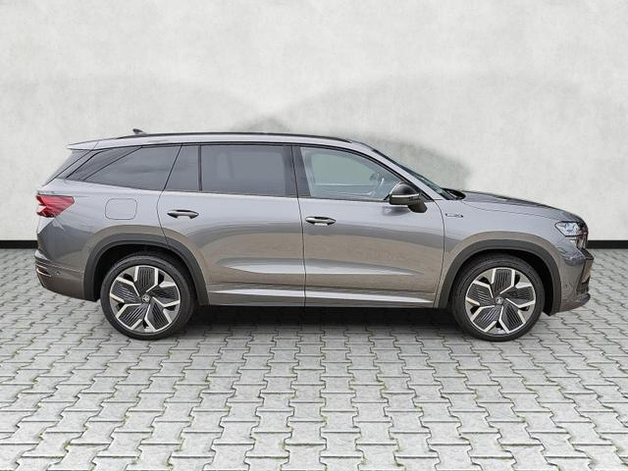 Skoda Kodiaq 1.5 TSI iV 150 kW Sportline (2026) - Foto 8