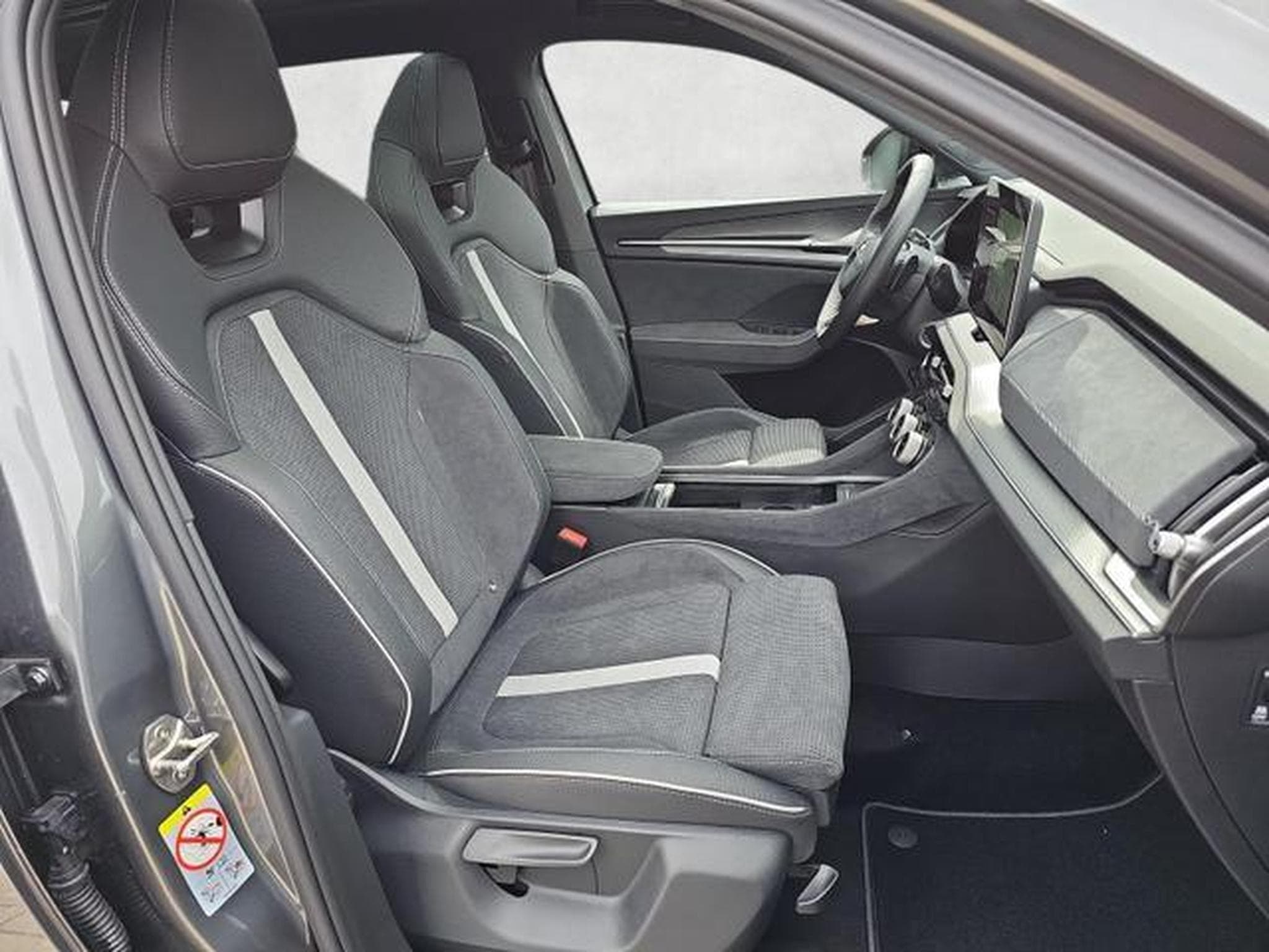 Skoda Kodiaq 1.5 TSI iV 150 kW Sportline (2026) - Foto 10