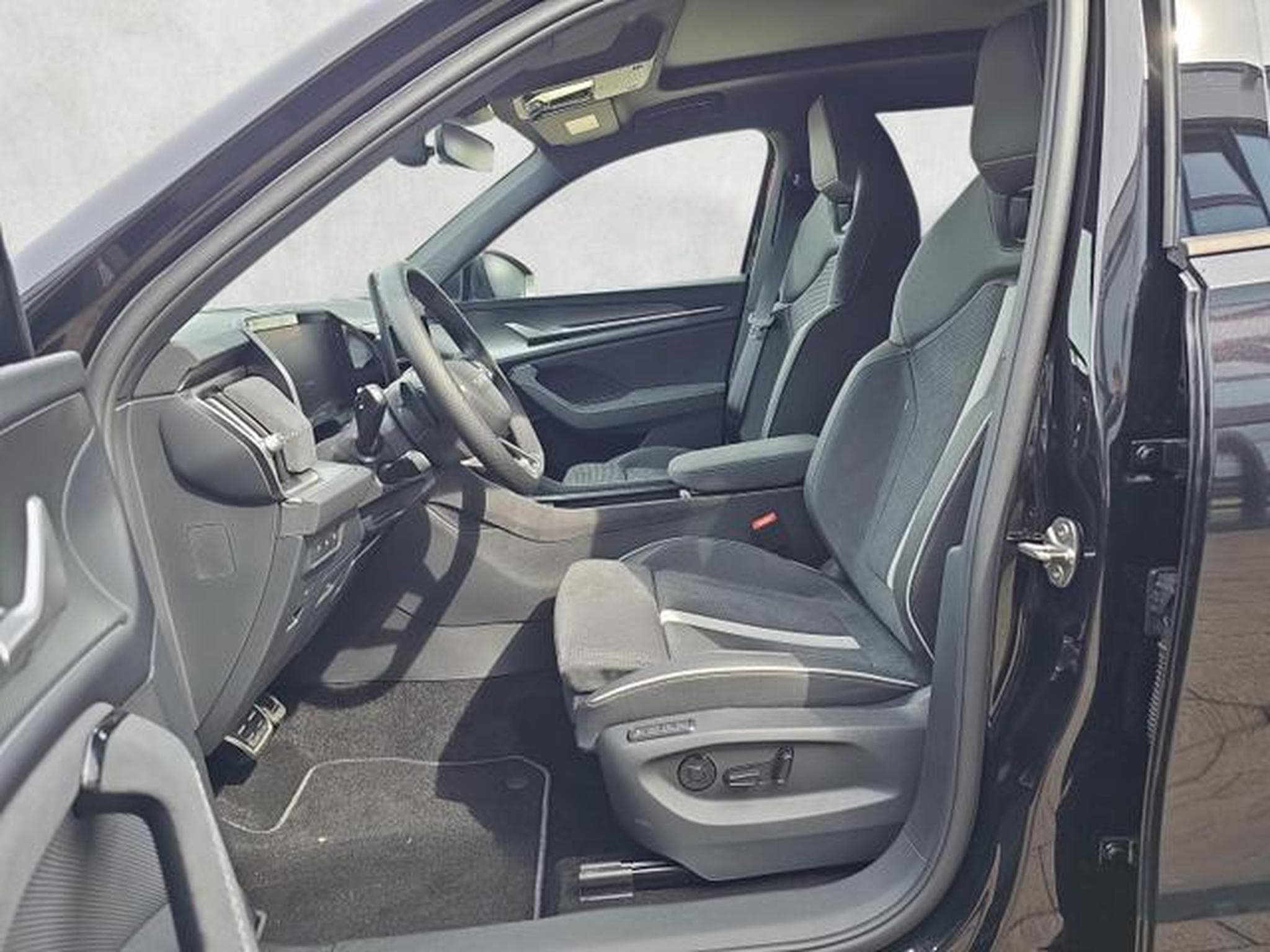 Skoda Kodiaq 1.5 TSI iV 150 kW Sportline (2026) - Foto 9