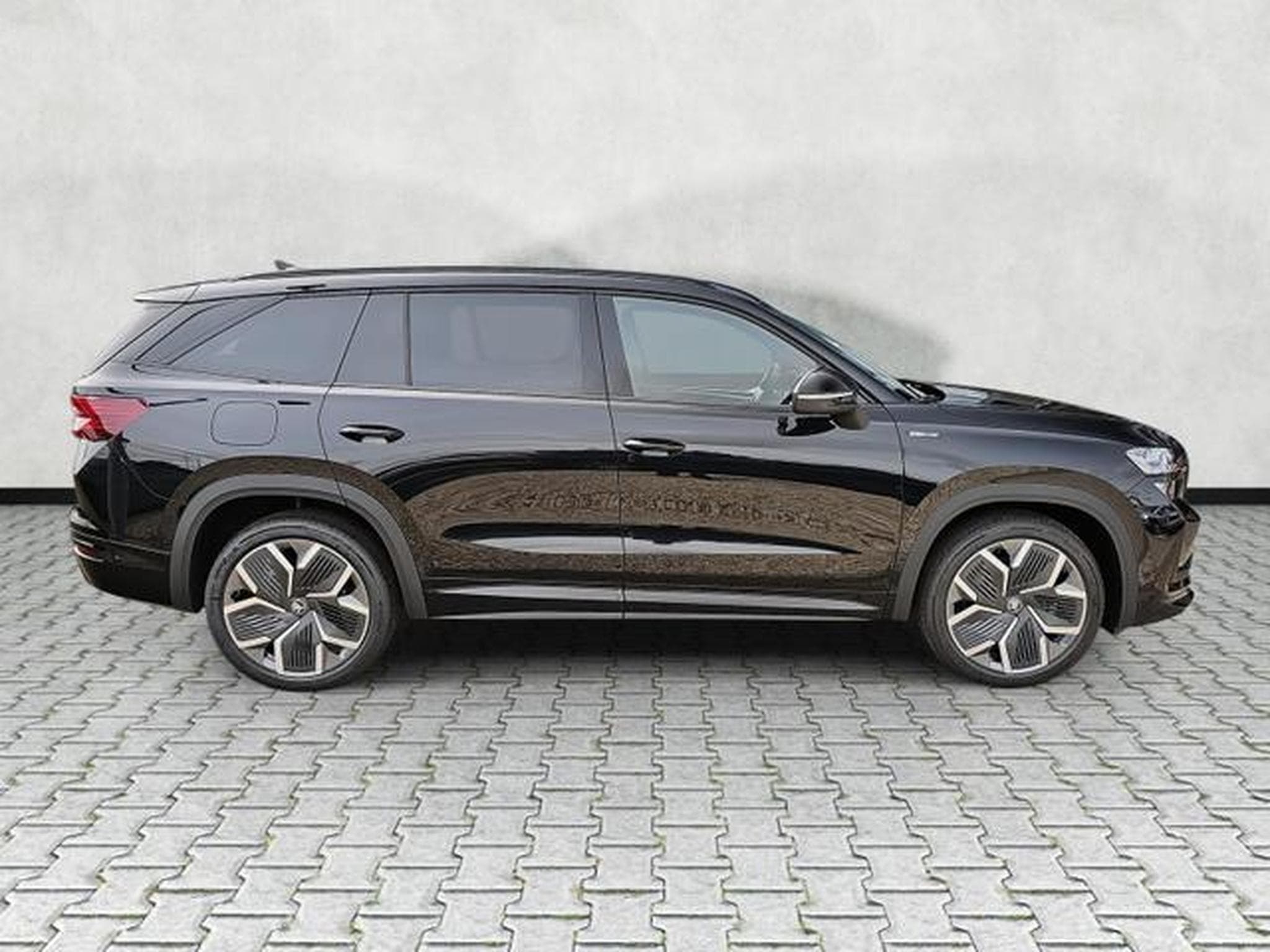 Skoda Kodiaq 1.5 TSI iV 150 kW Sportline (2026) - Foto 8