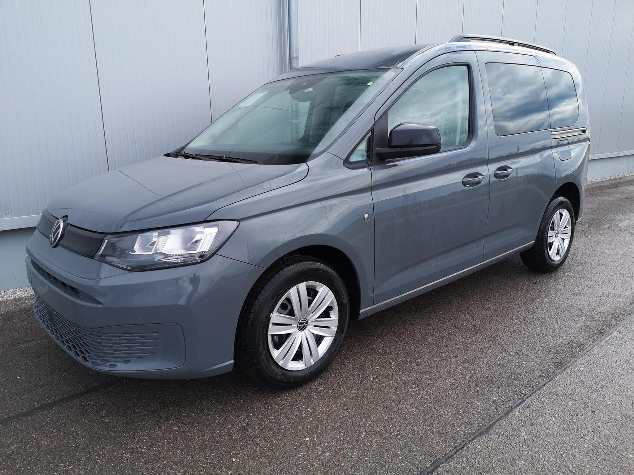 VW Caddy Basis (2026) - Foto 1