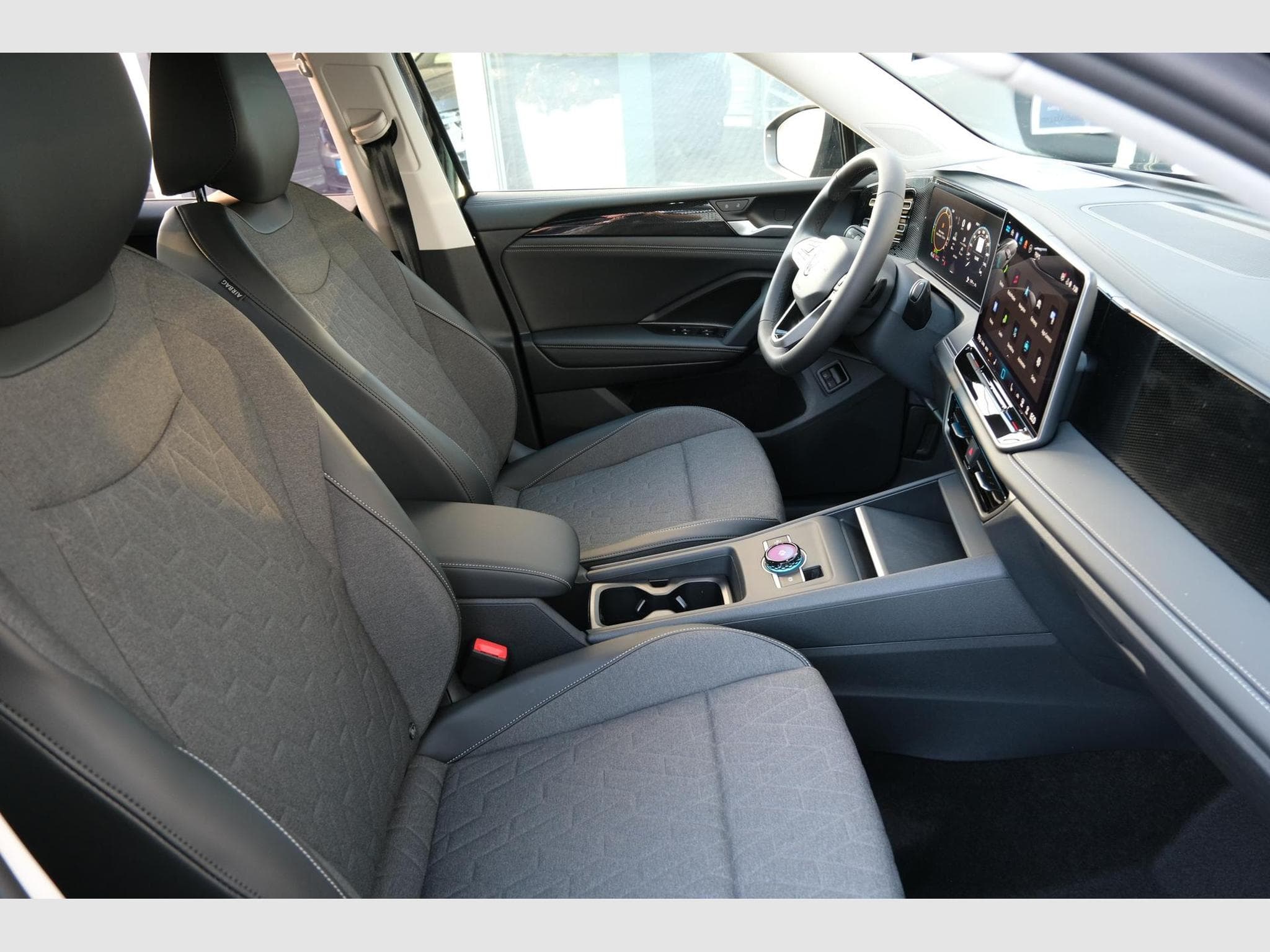 VW Tiguan eHybrid Life DCC (2026) - Foto 6