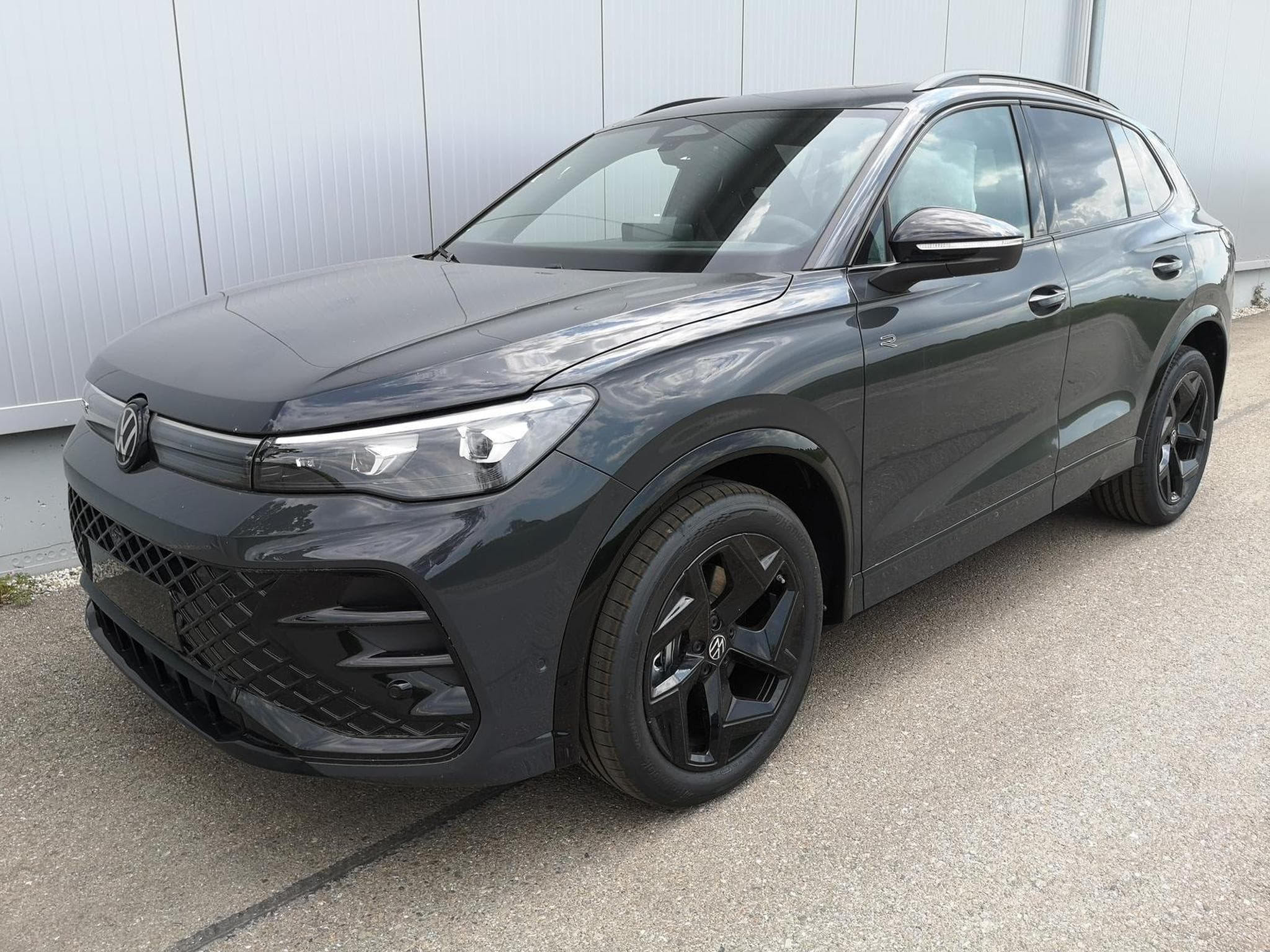 VW Tiguan 2.0 TDI 110 kW R-Line (2026) - Foto 1