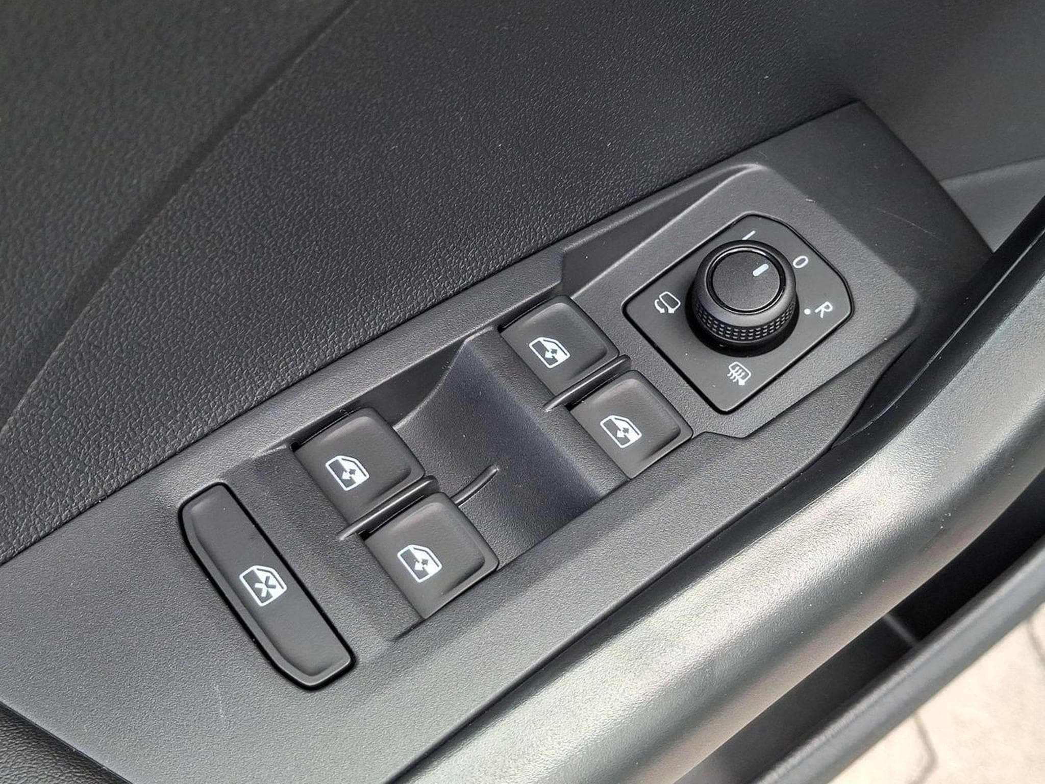 VW T-Cross Limited Life AHK (2026) - Photo 12