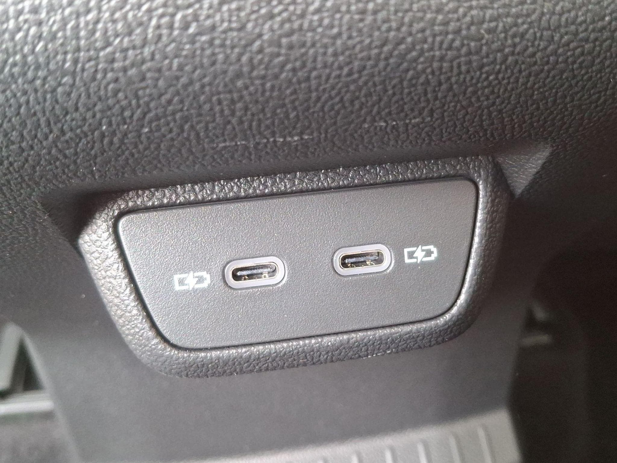 VW T-Cross Limited Life AHK (2026) - Photo 23