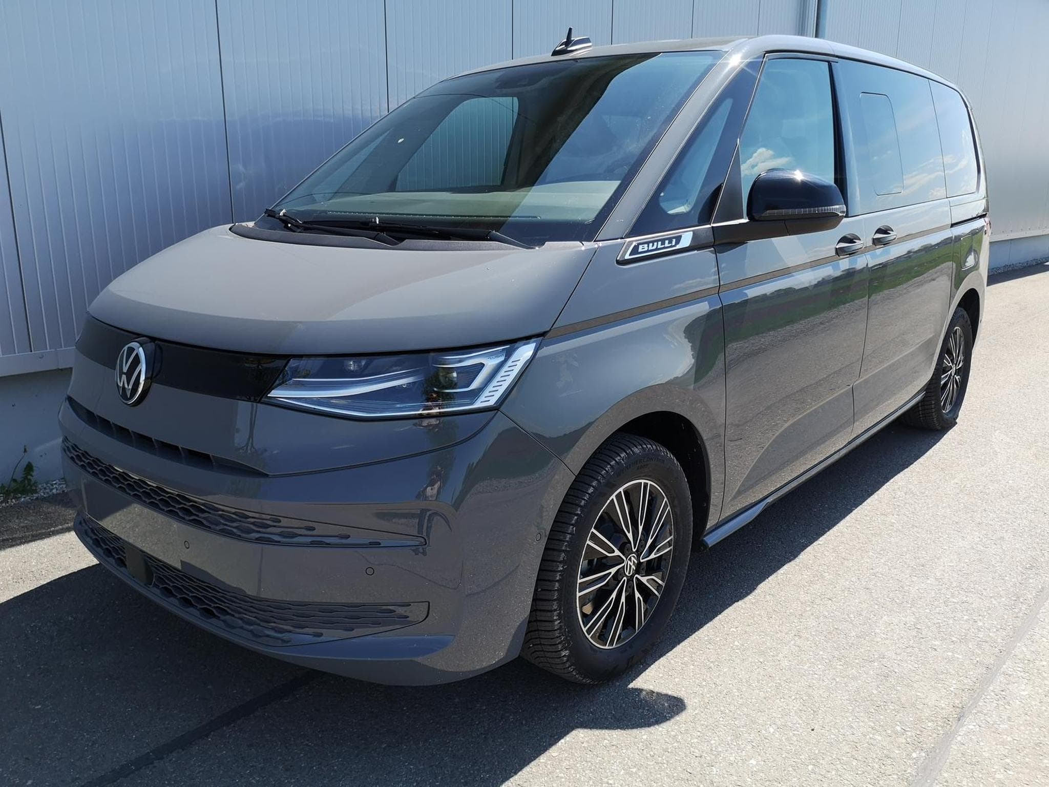 VW T7 2,0TDI DSG Premium (2026) - Photo 1