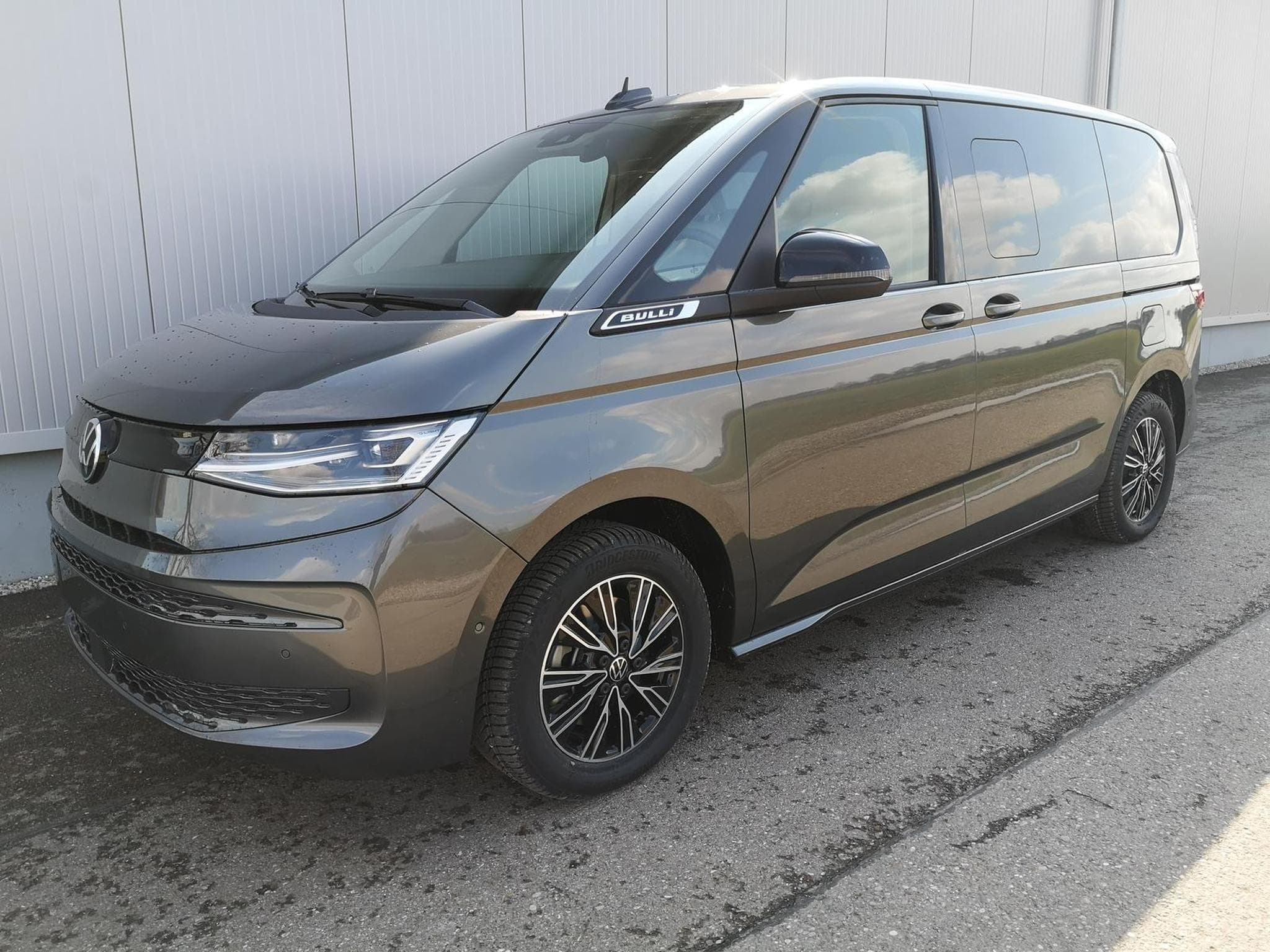 VW T7 2,0TDI DSG Premium (2026) - Photo 1