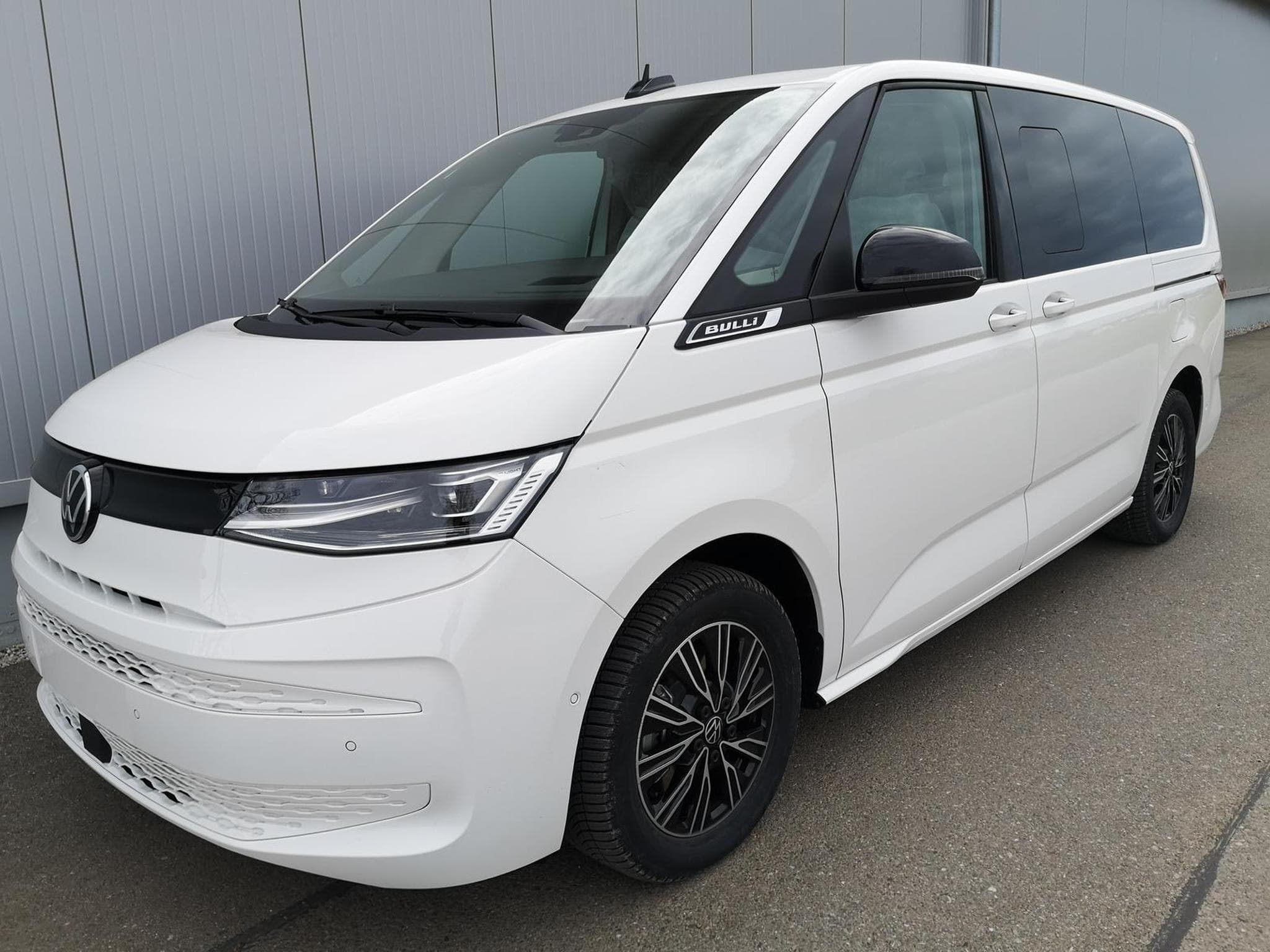 VW T7 2,0TDI DSG Premium (2026) - Photo 1