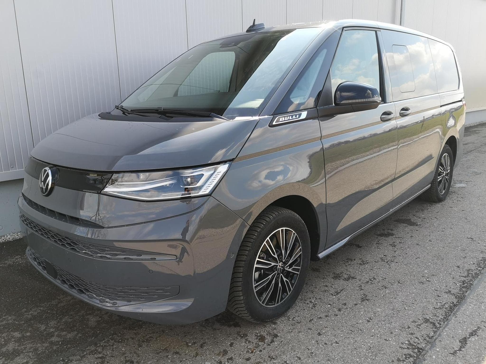 VW T7 2,0TDI DSG Premium (2026) - Photo 1