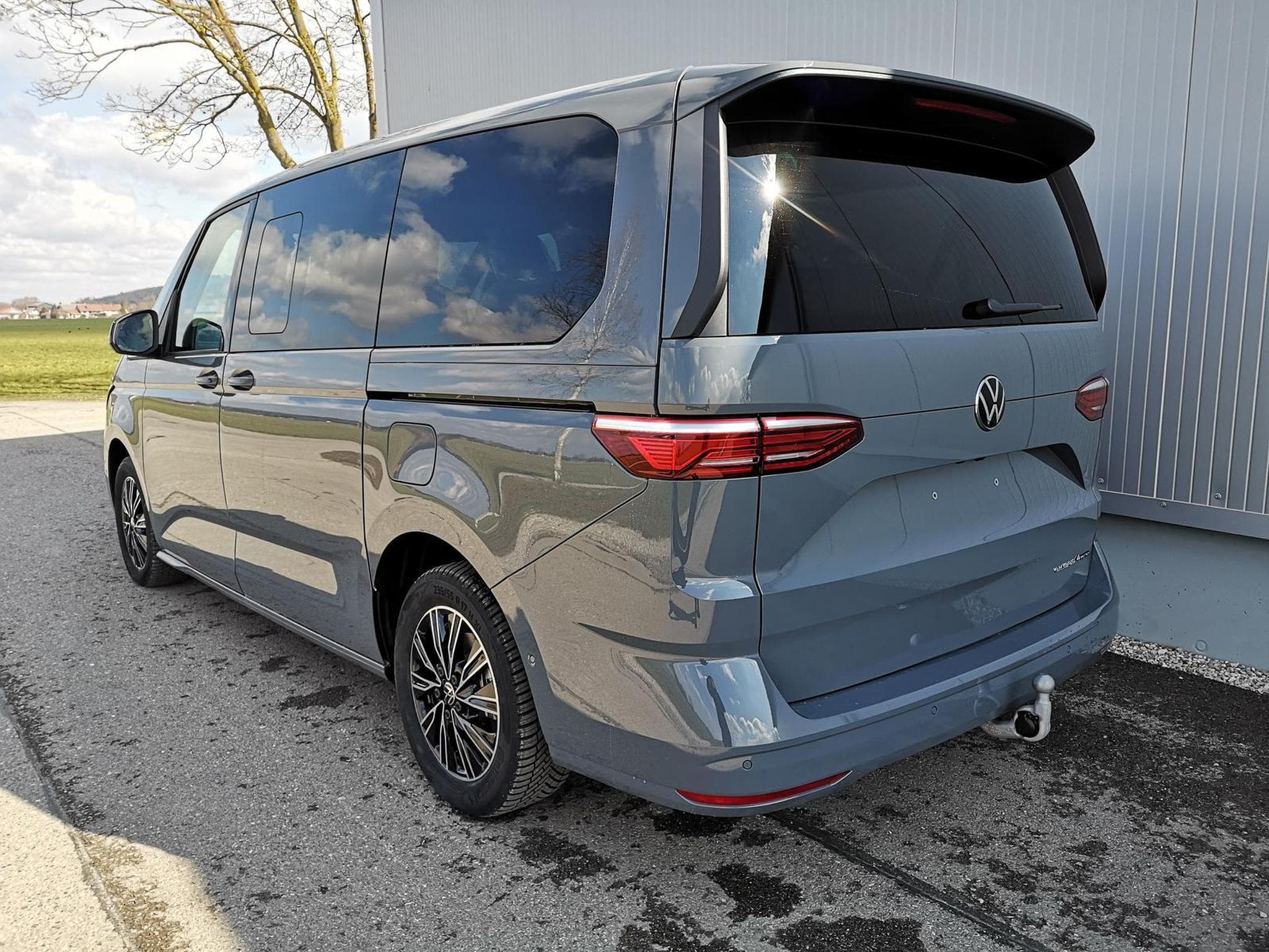 VW T7 2,0TDI DSG Premium (2026) - Photo 2