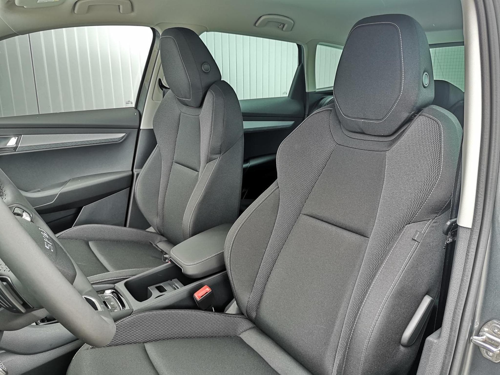 Skoda Karoq Selection (2026) - Photo 8