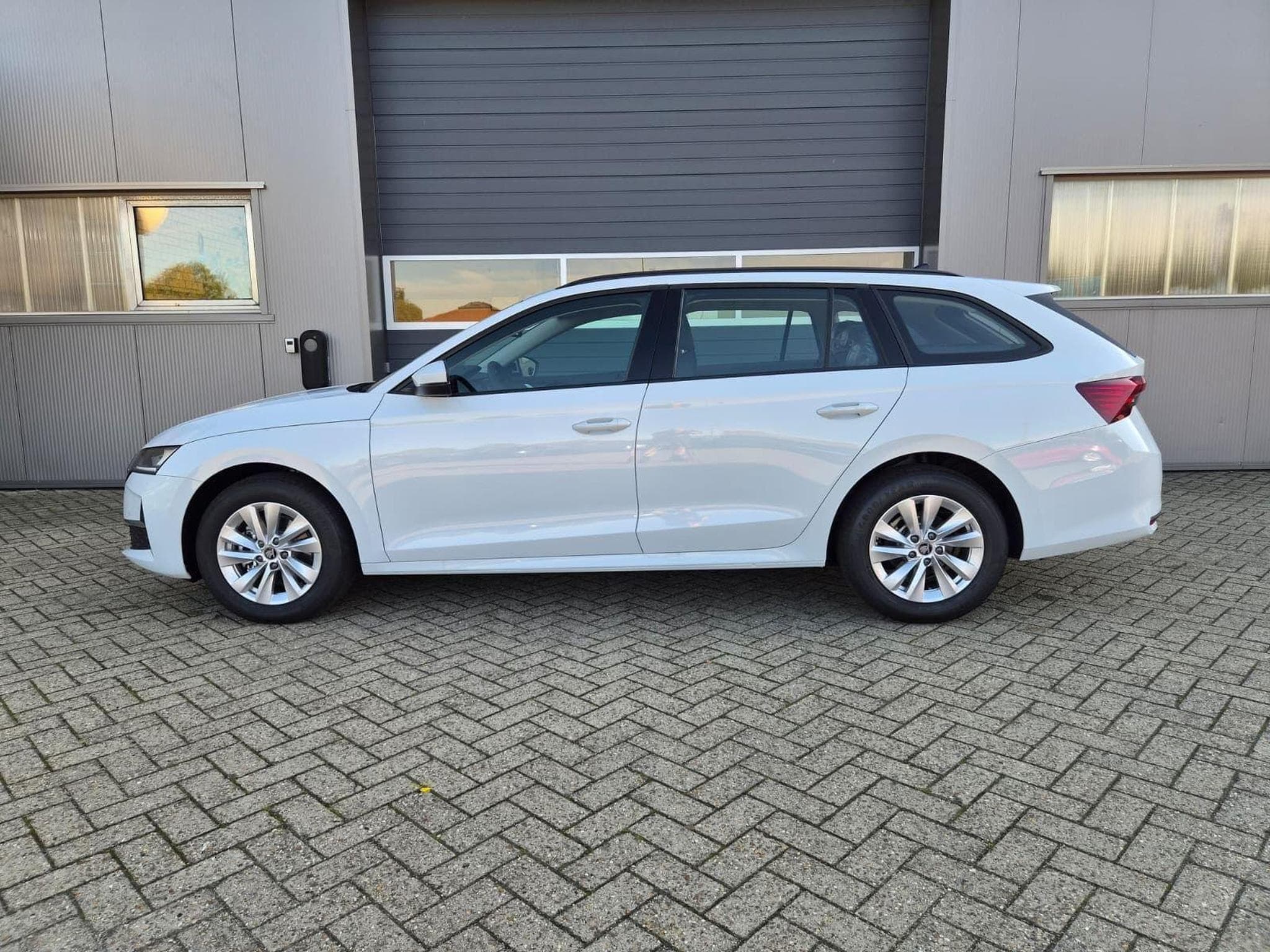 Skoda Octavia 1.5 TSI 150PS (2026) - Foto 2