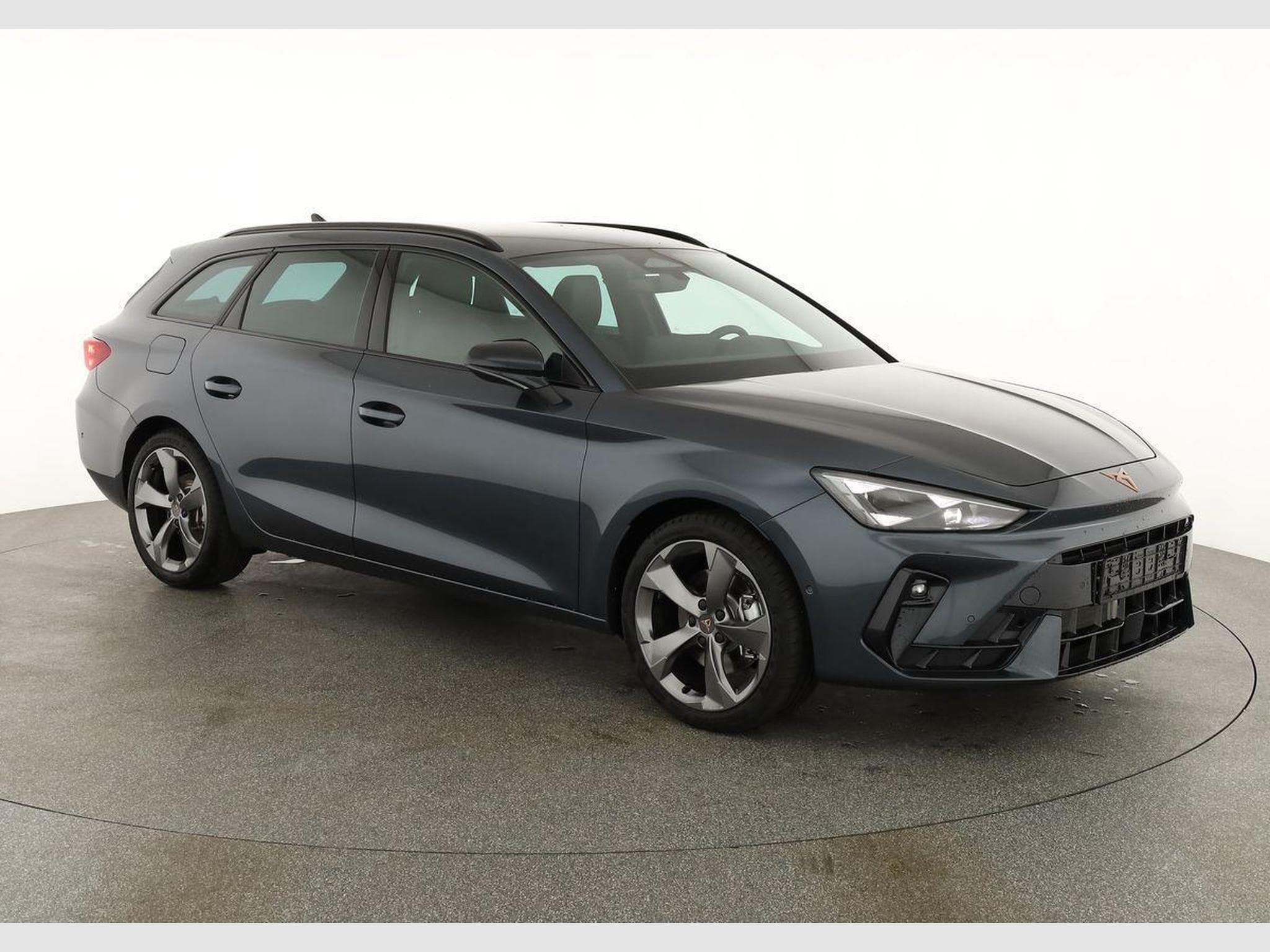 Cupra Leon 2.0 TSI 150 kW 4Drive (2026) - Photo 1