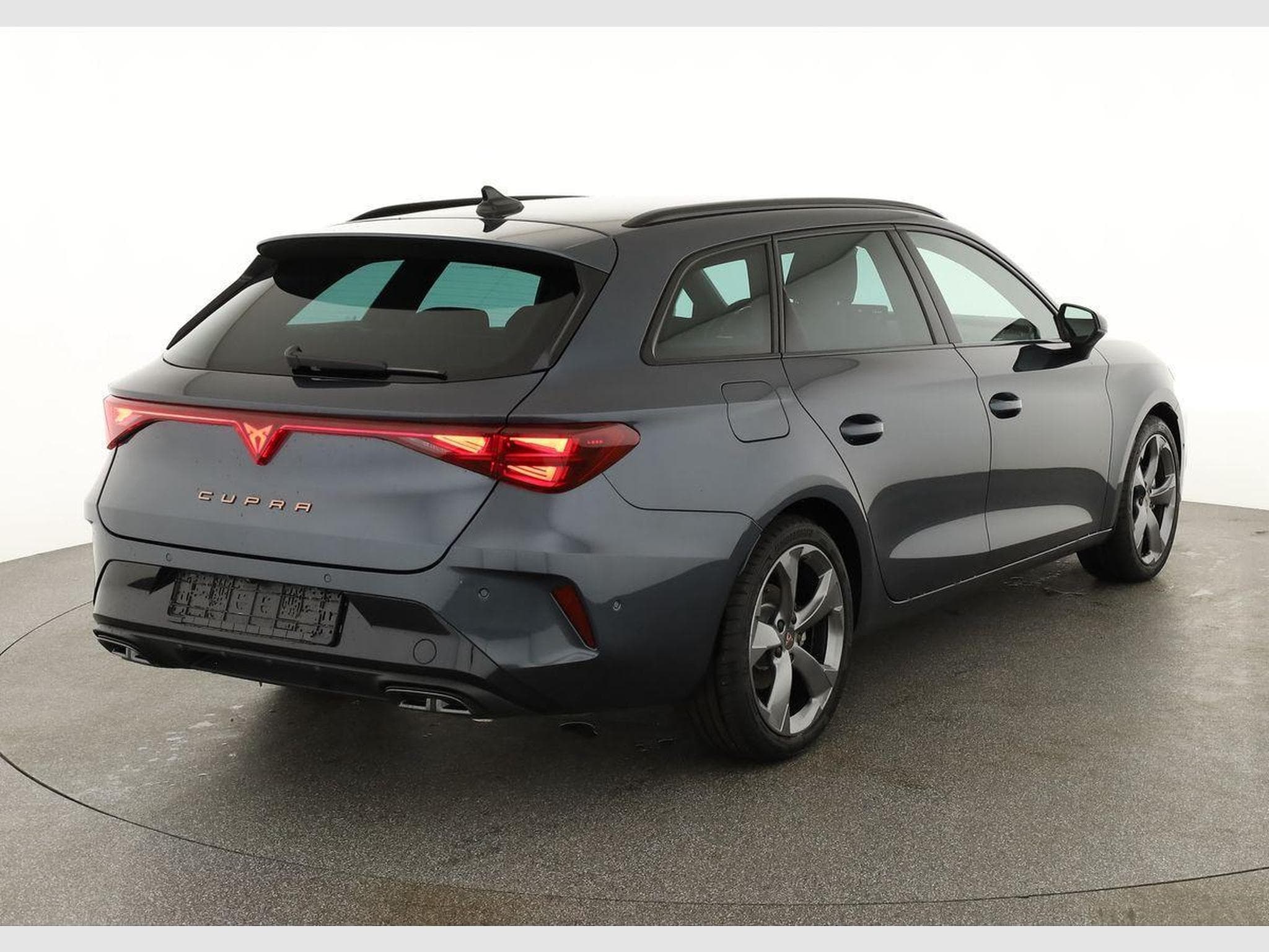 Cupra Leon 2.0 TSI 150 kW 4Drive (2026) - Photo 2