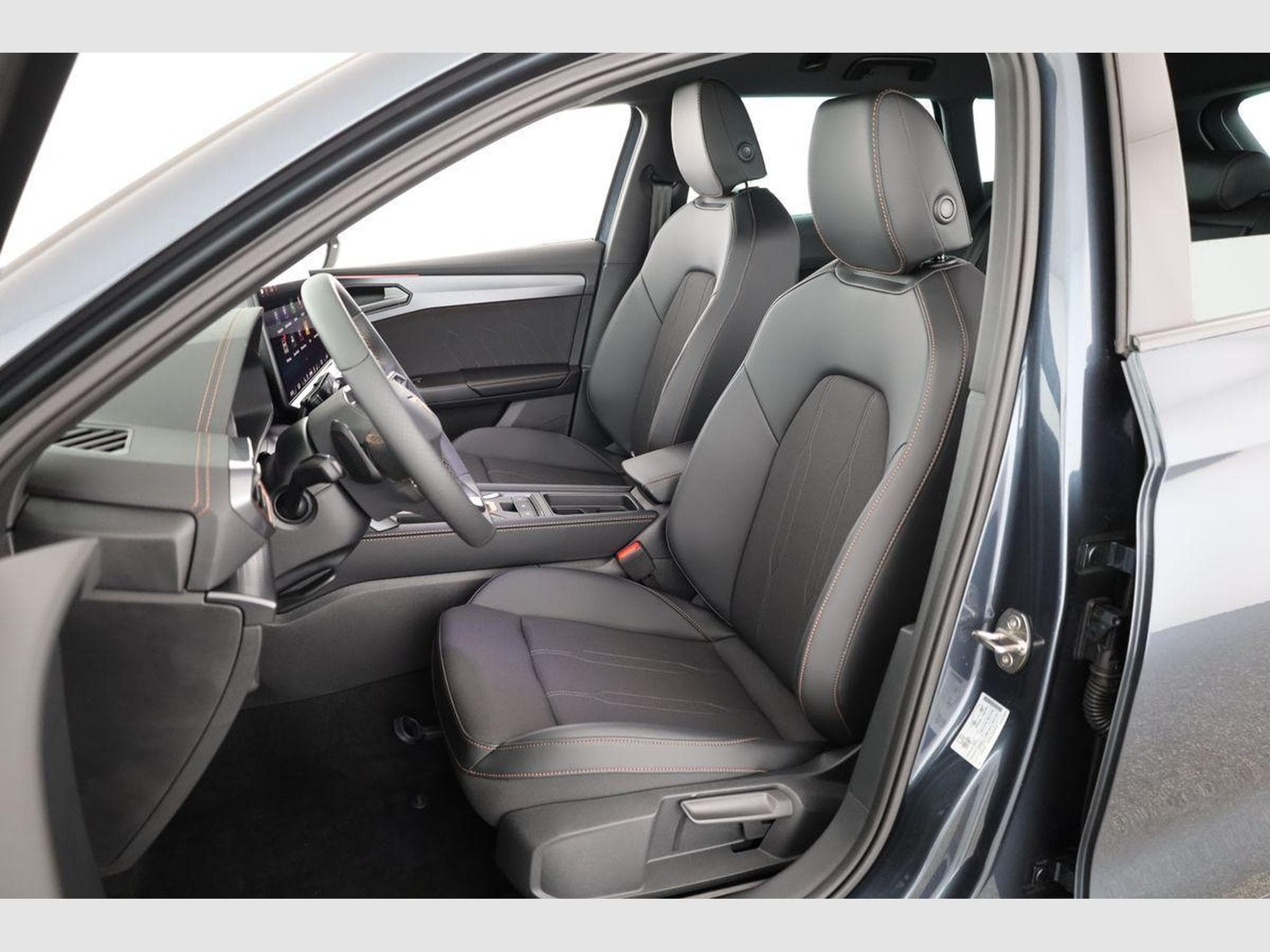Cupra Leon 2.0 TSI 150 kW 4Drive (2026) - Photo 9
