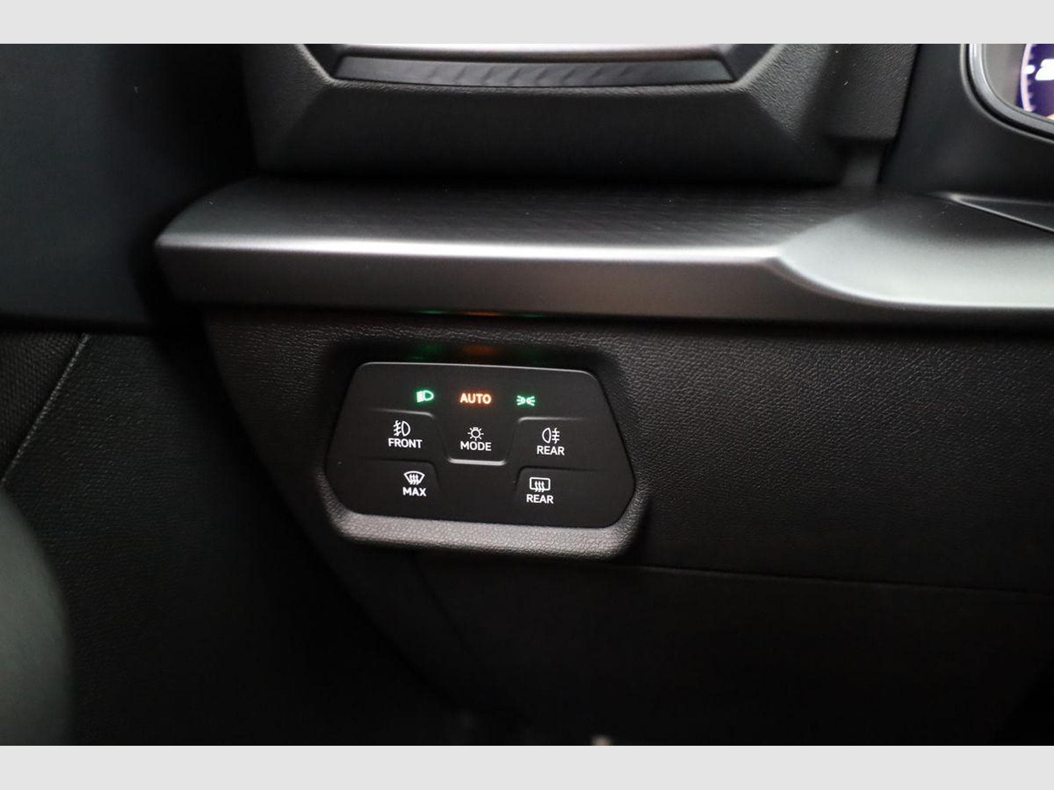 Cupra Leon 2.0 TSI 150 kW 4Drive (2026) - Photo 8