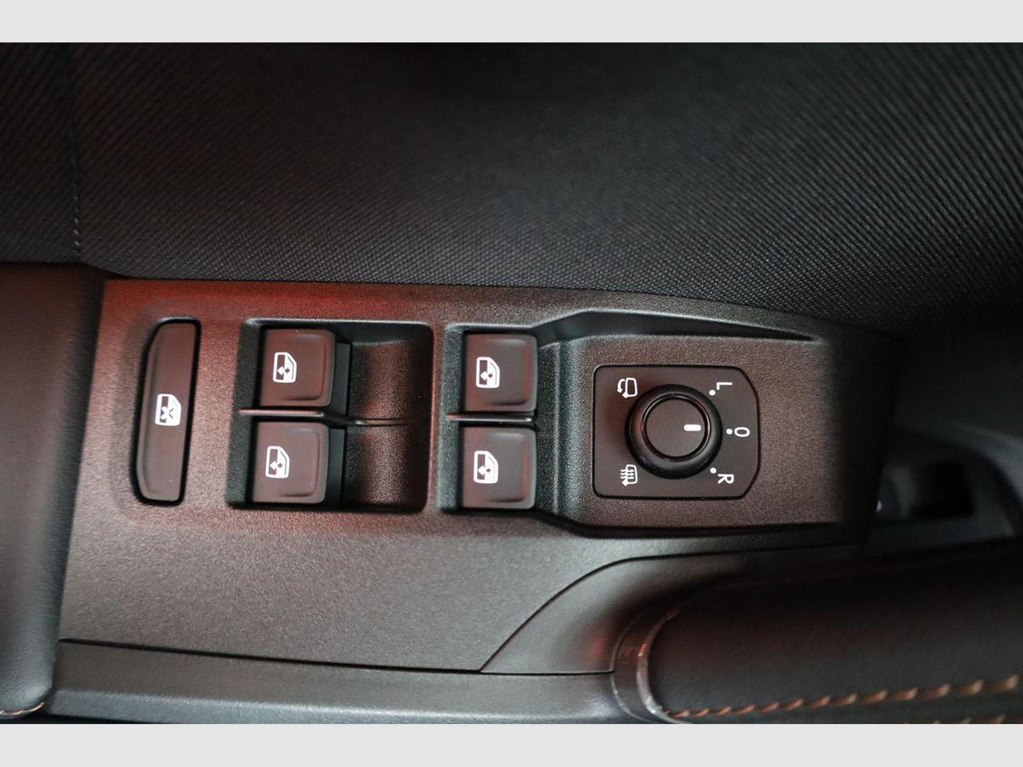 Cupra Leon 2.0 TSI 150 kW 4Drive (2026) - Photo 7