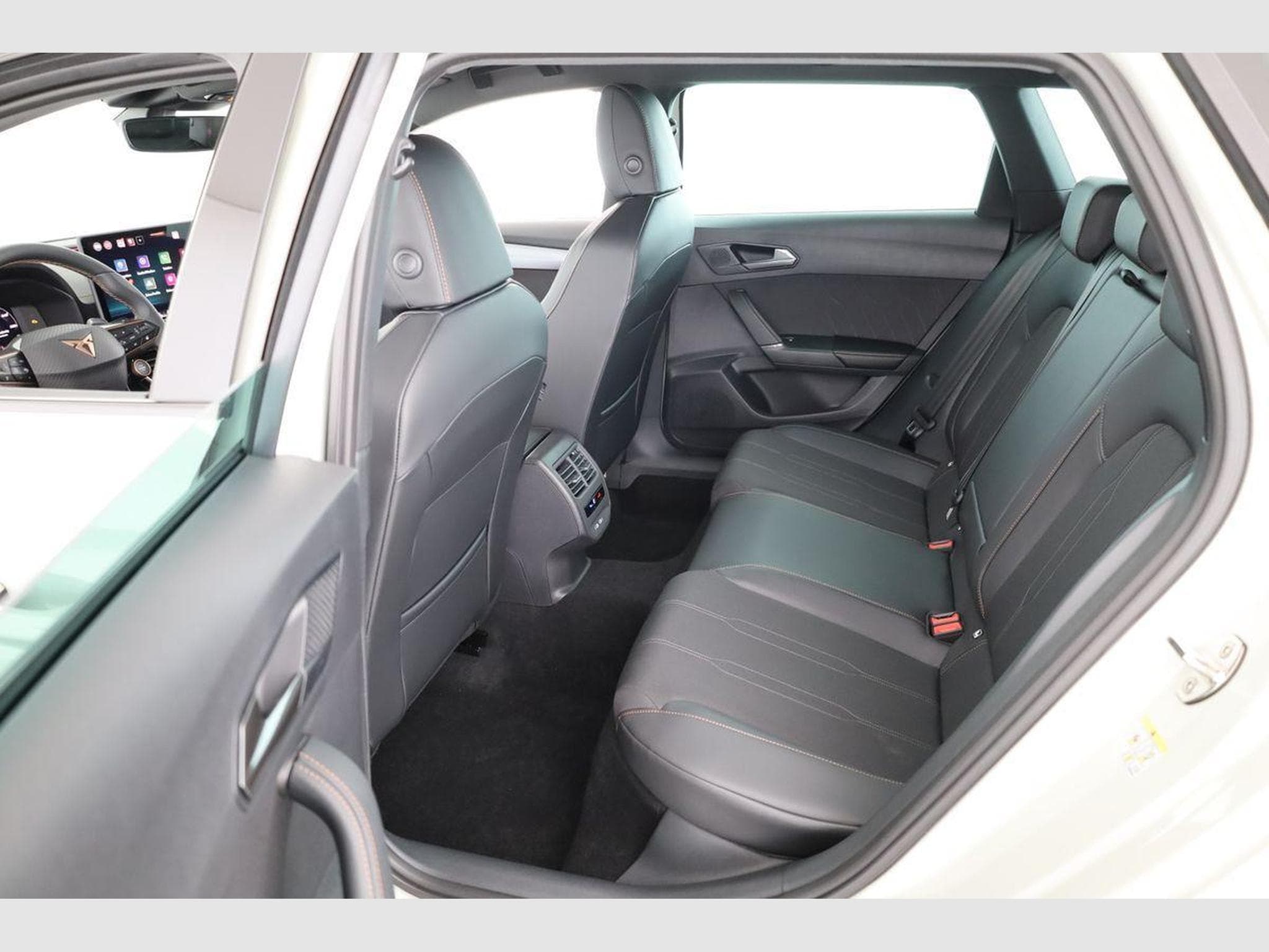 Cupra Leon 2.0 TSI 150 kW 4Drive (2026) - Photo 10