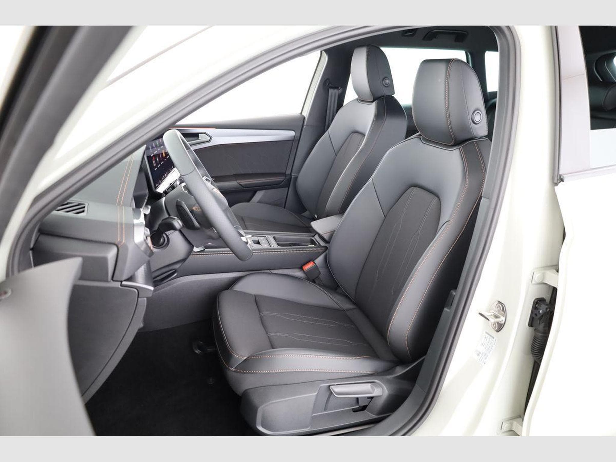 Cupra Leon 2.0 TSI 150 kW 4Drive (2026) - Photo 9