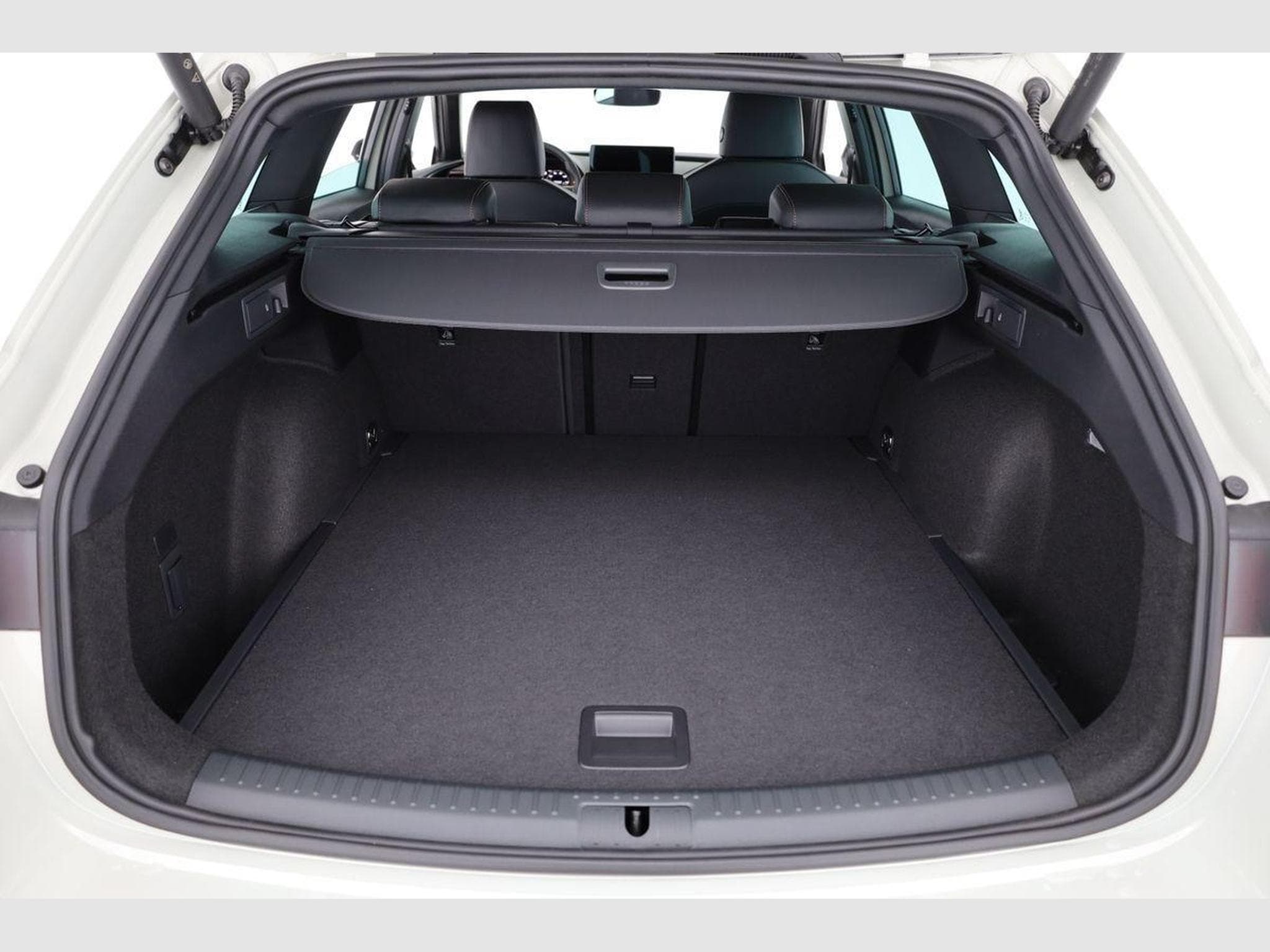 Cupra Leon 2.0 TSI 150 kW 4Drive (2026) - Photo 11
