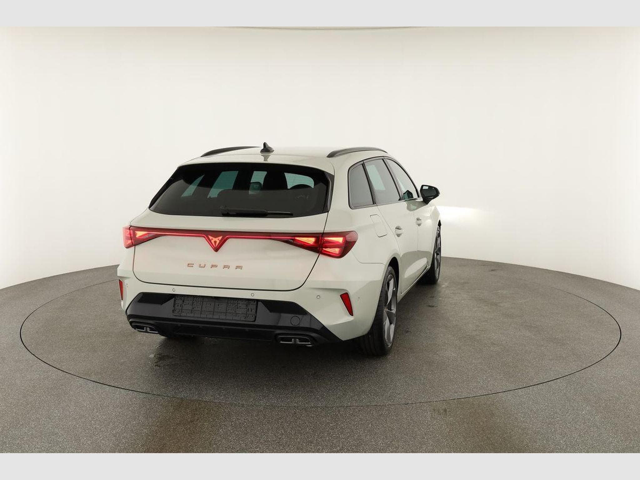 Cupra Leon 2.0 TSI 150 kW 4Drive (2026) - Photo 15