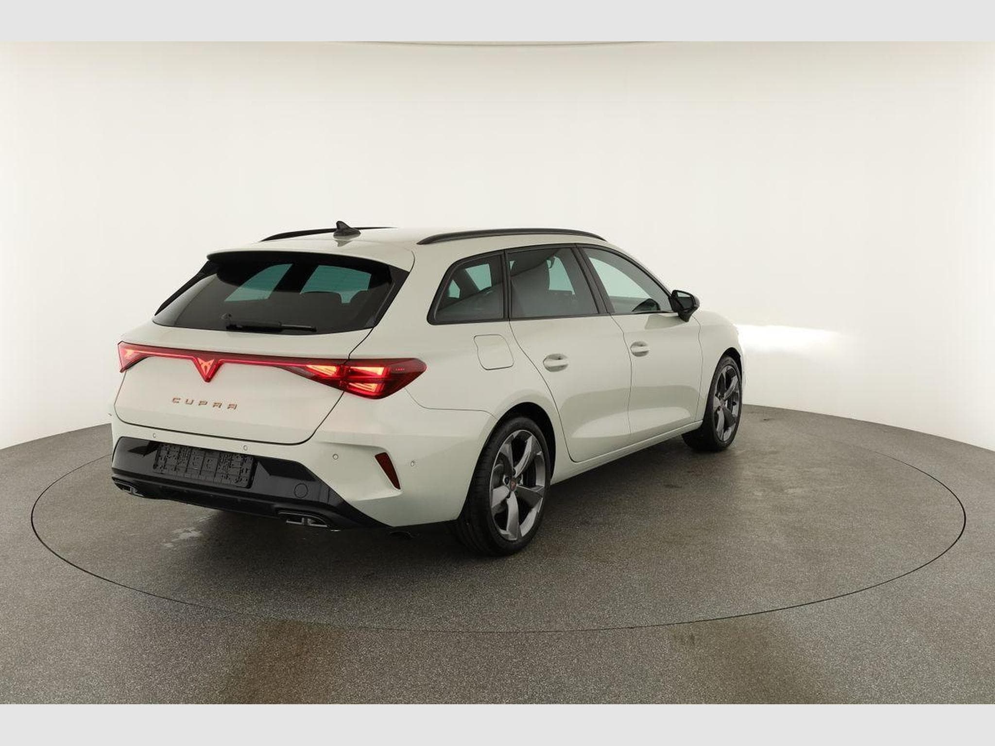 Cupra Leon 2.0 TSI 150 kW 4Drive (2026) - Photo 16