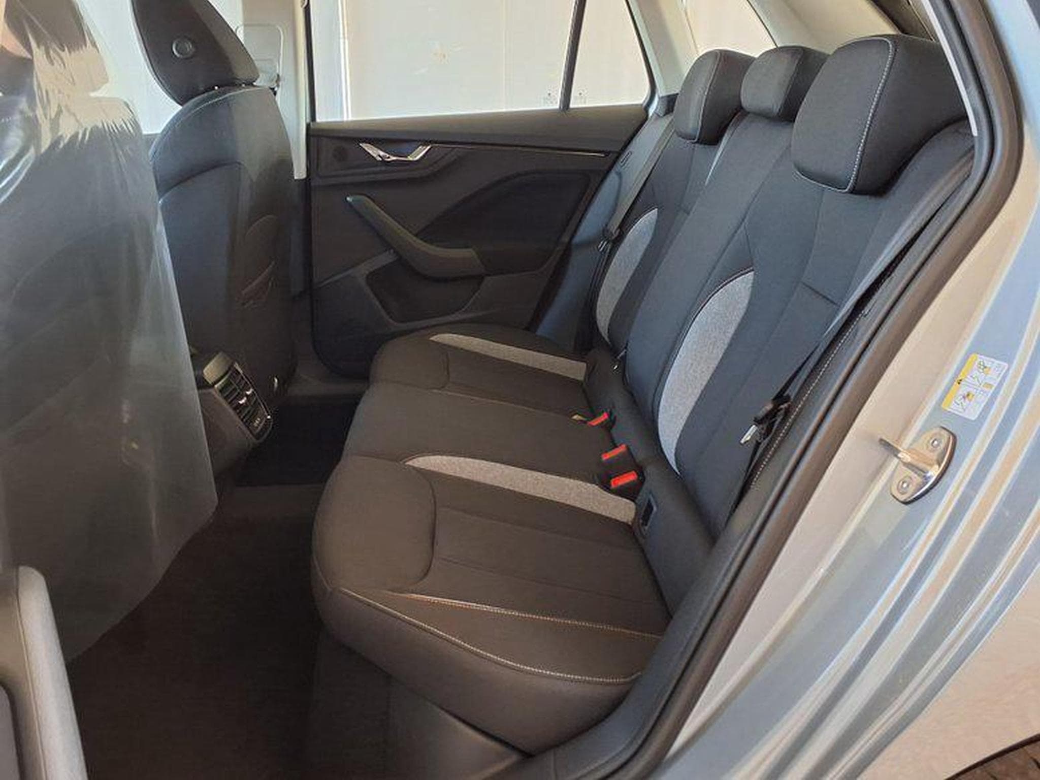 Skoda Kamiq Selection 1.5 TSI 7-Gang-DSG (2026) - Photo 6