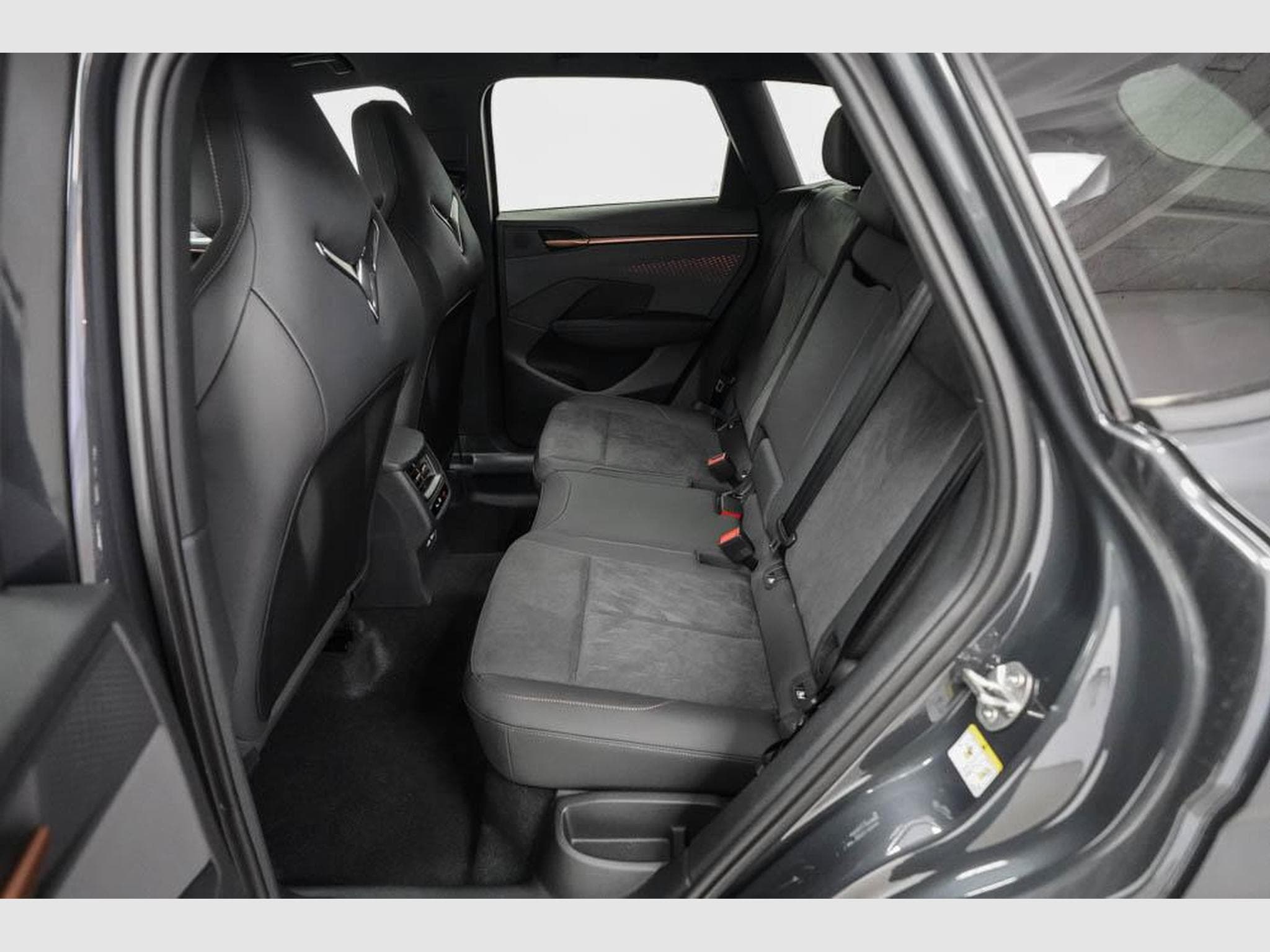 Cupra Terramar 1,5 eTSI DSG (2026) - Photo 17