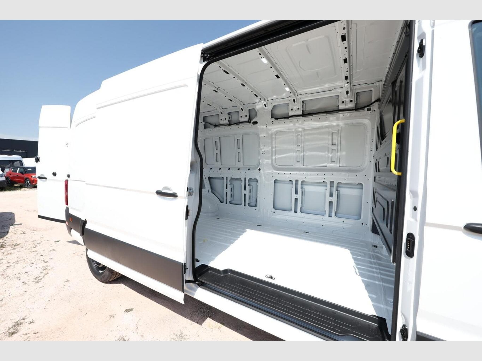 VW Crafter 35 L4H3 3S (2026) - Foto 10