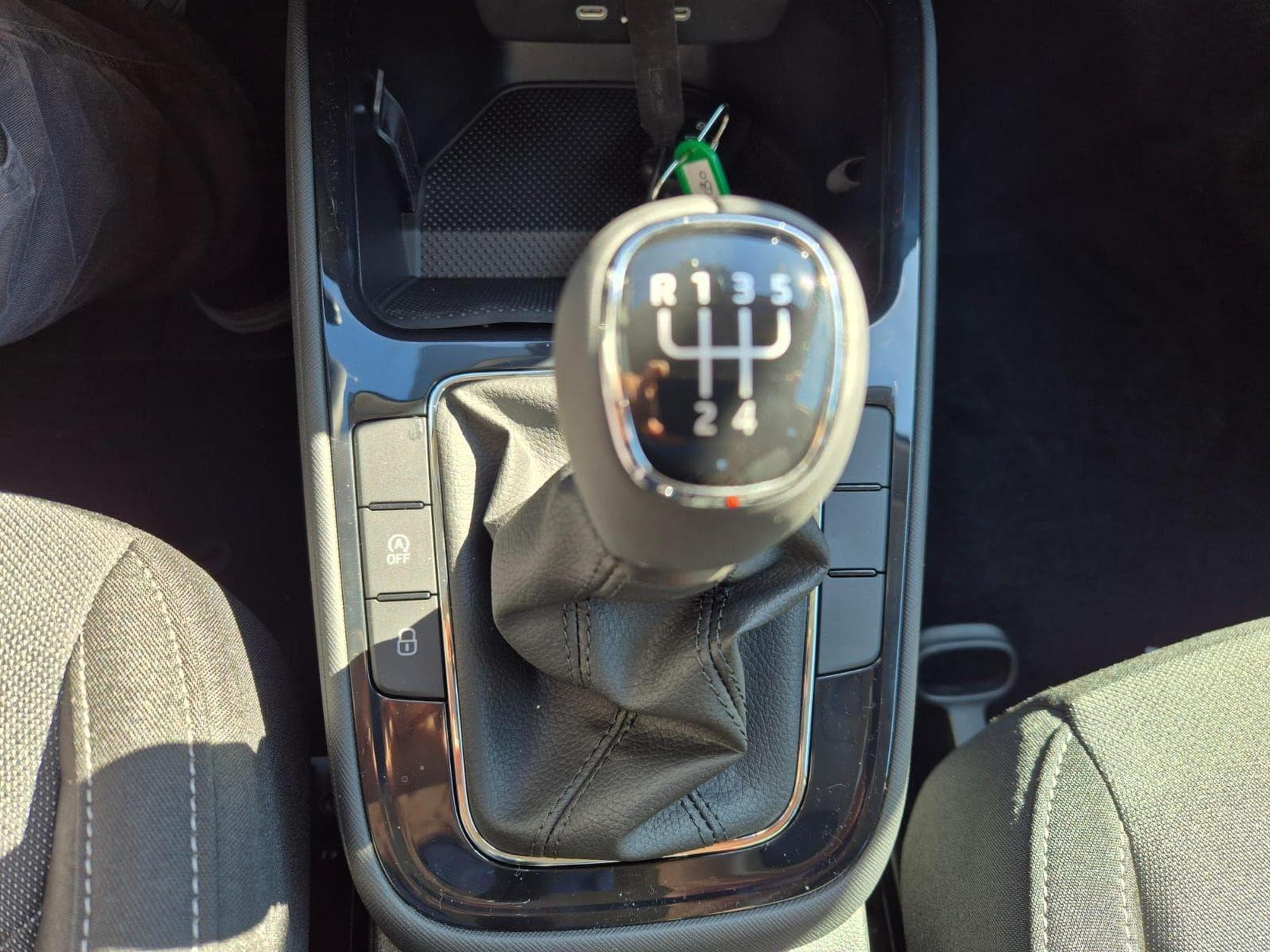 Skoda Fabia 1.0 TSI 95PS (2026) - Photo 22