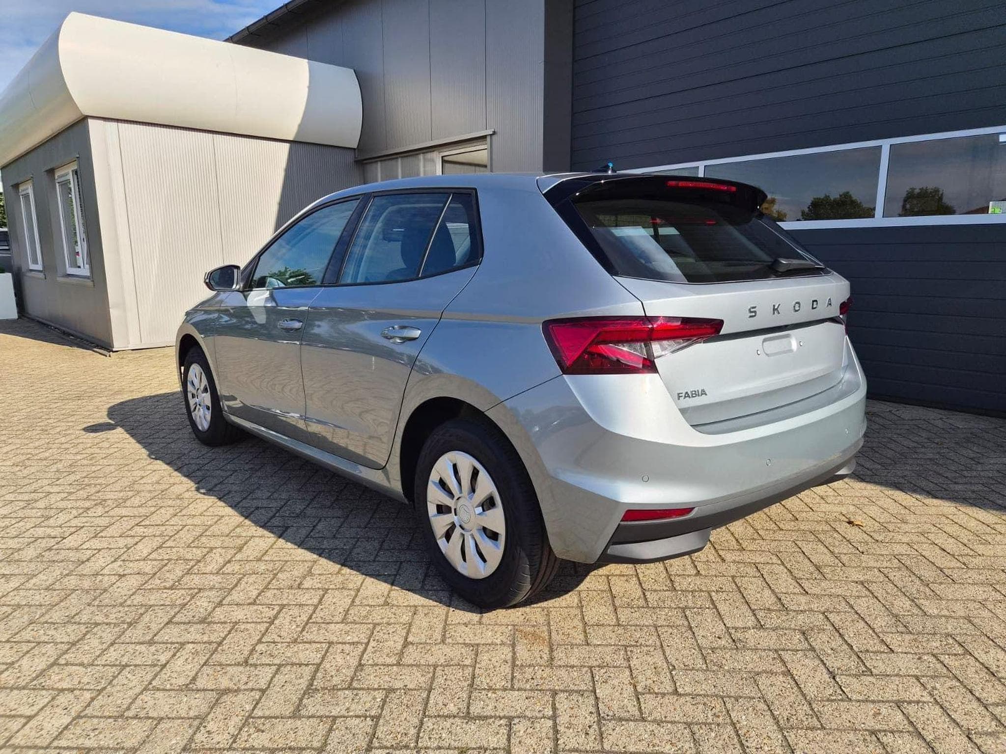 Skoda Fabia 1.0 TSI 95PS (2026) - Photo 2