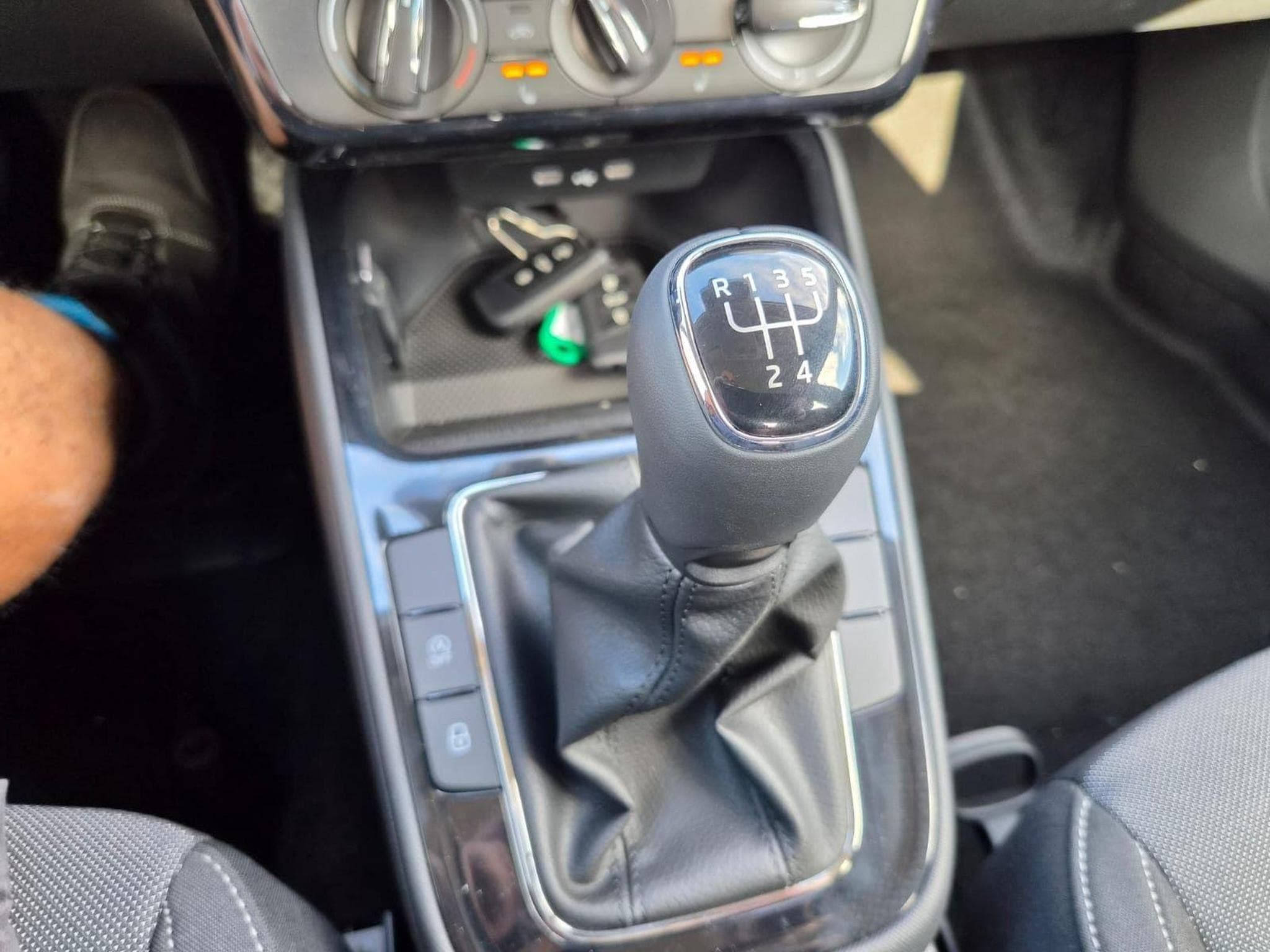 Skoda Fabia 1.0 TSI 95PS (2026) - Photo 23