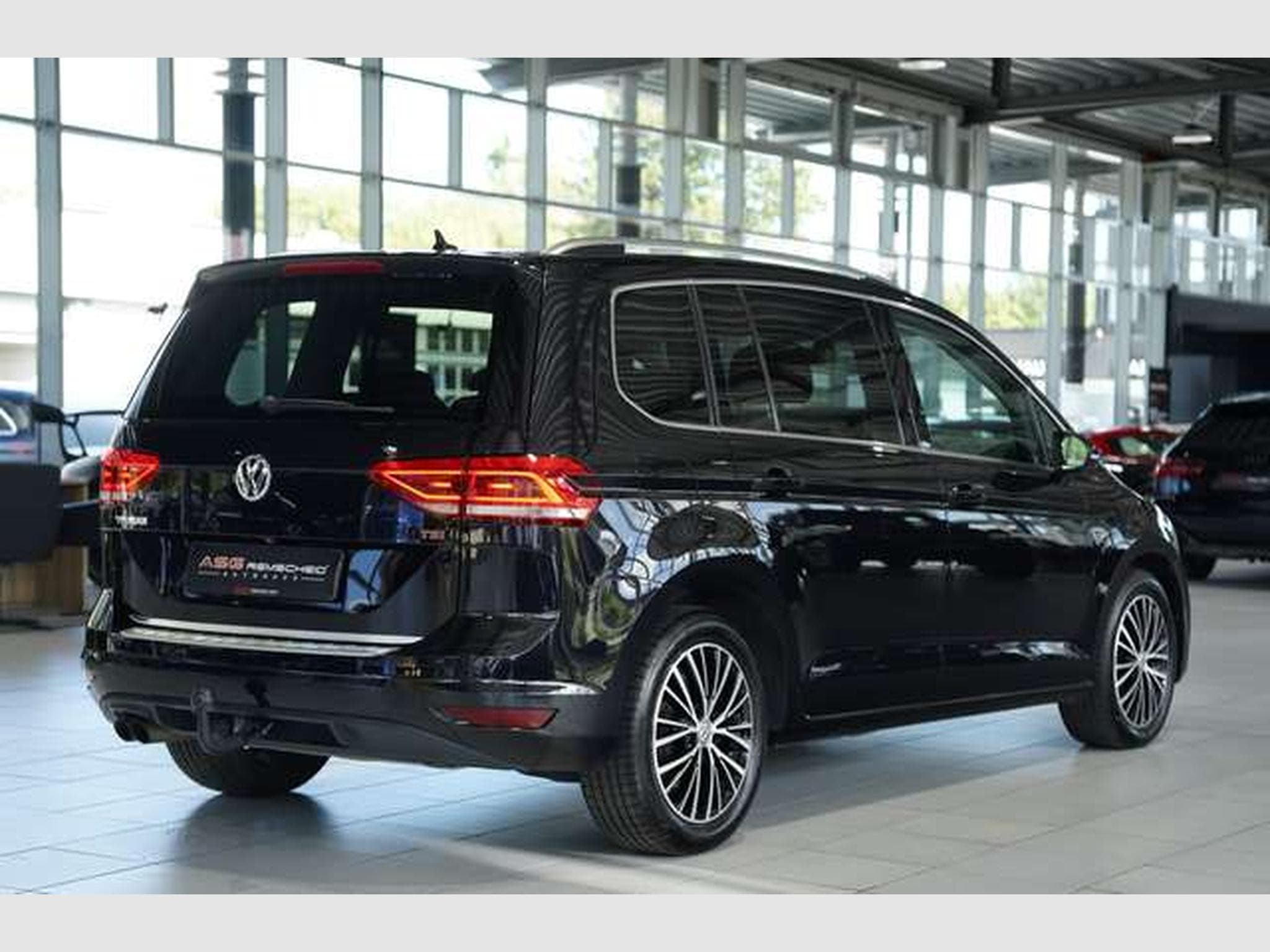 VW Touran Highline BMT *Massage *KAM *ACC *7-Sitzer (2016) - Photo 7