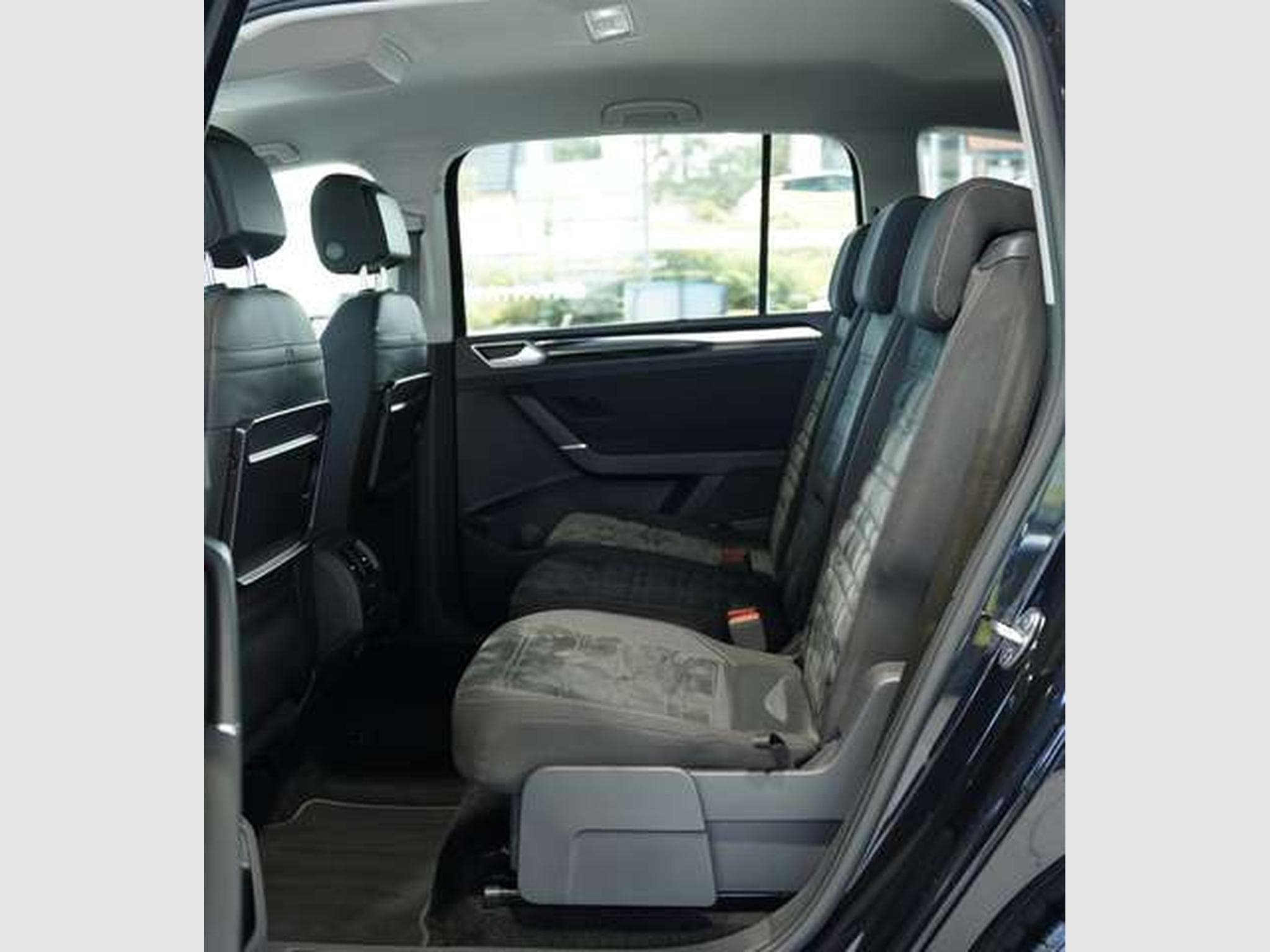 VW Touran Highline BMT *Massage *KAM *ACC *7-Sitzer (2016) - Photo 23