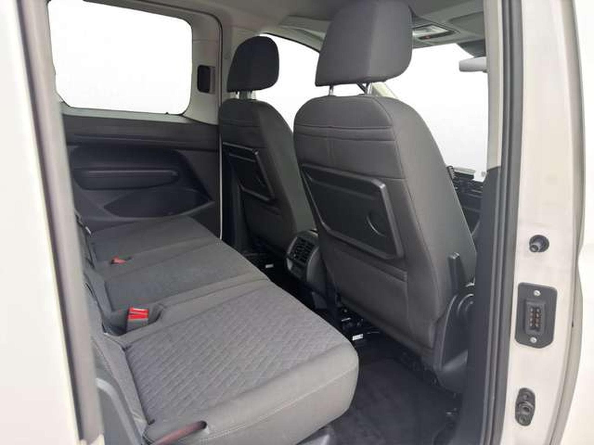 VW Caddy Edition 2.0TDI DSG/LED/AHK/SHZ/17" Alu (2025) - Photo 16