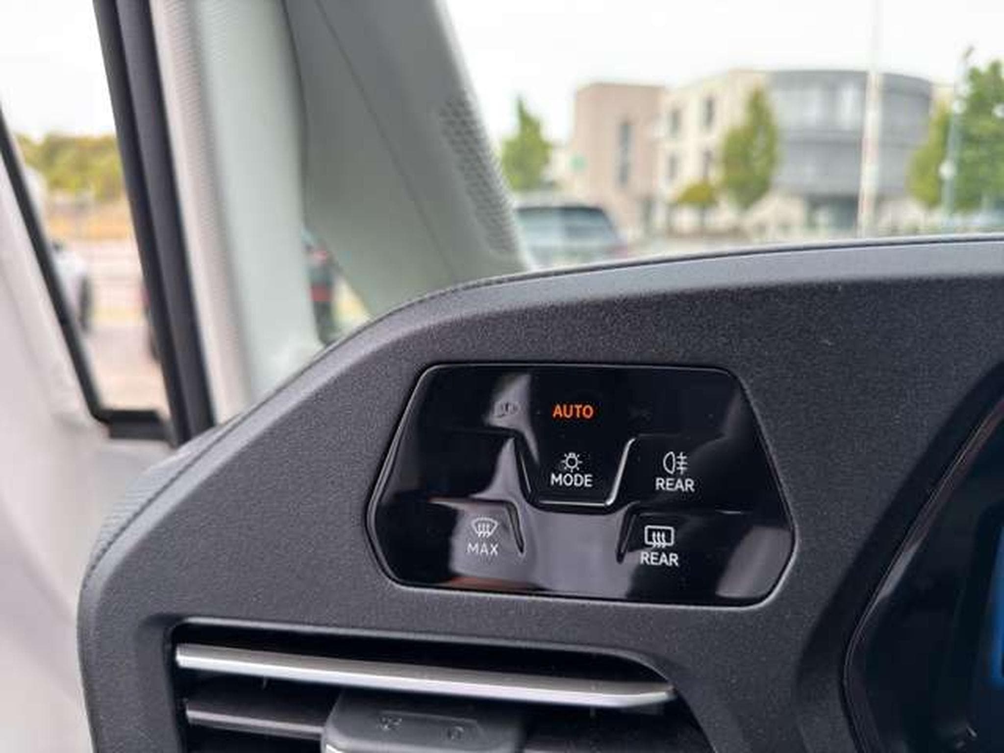 VW Caddy Edition 2.0TDI DSG/LED/AHK/SHZ/17" Alu (2025) - Photo 27