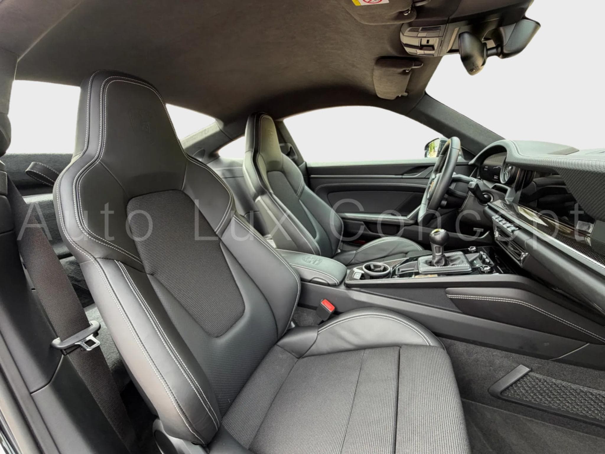 Porsche 911 911 GT3 Pack Touring (2022) - Photo 9