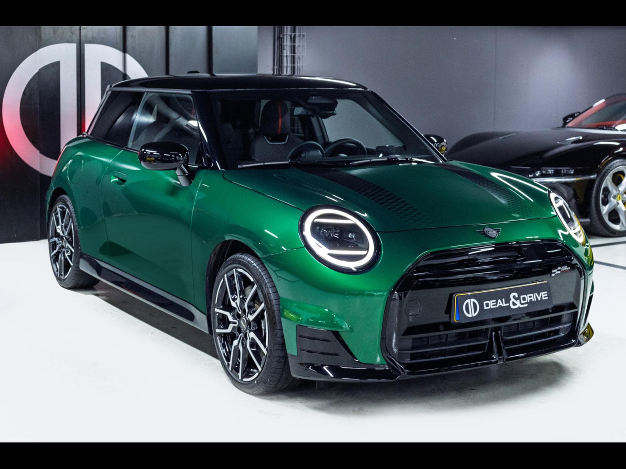 Mini Cooper E 3-DOOR PACK JOHN COOPER WORKS - PACK M - BRITISH RACING GR (2025) - Photo 6