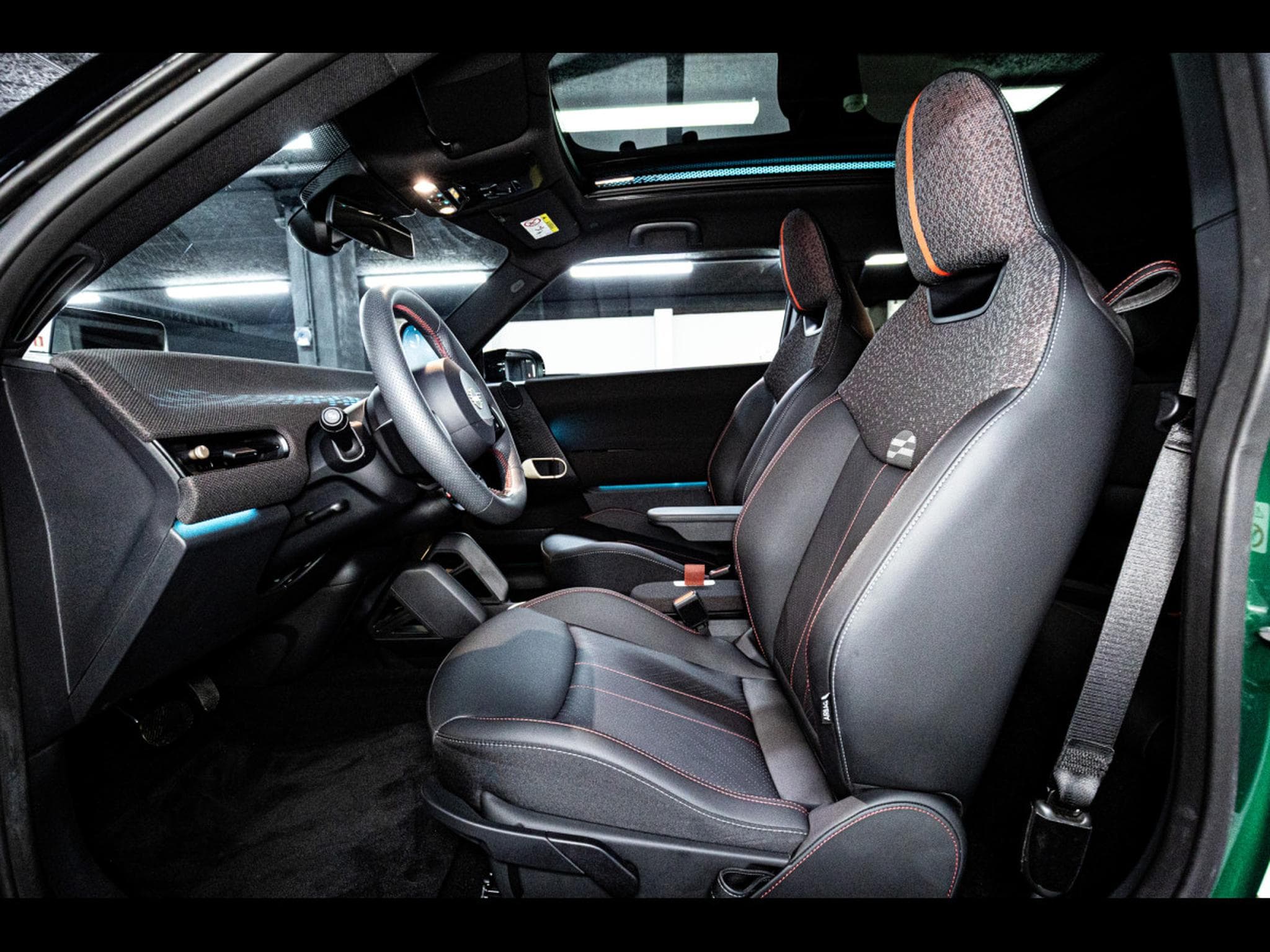 Mini Cooper E 3-DOOR PACK JOHN COOPER WORKS - PACK M - BRITISH RACING GR (2025) - Photo 11