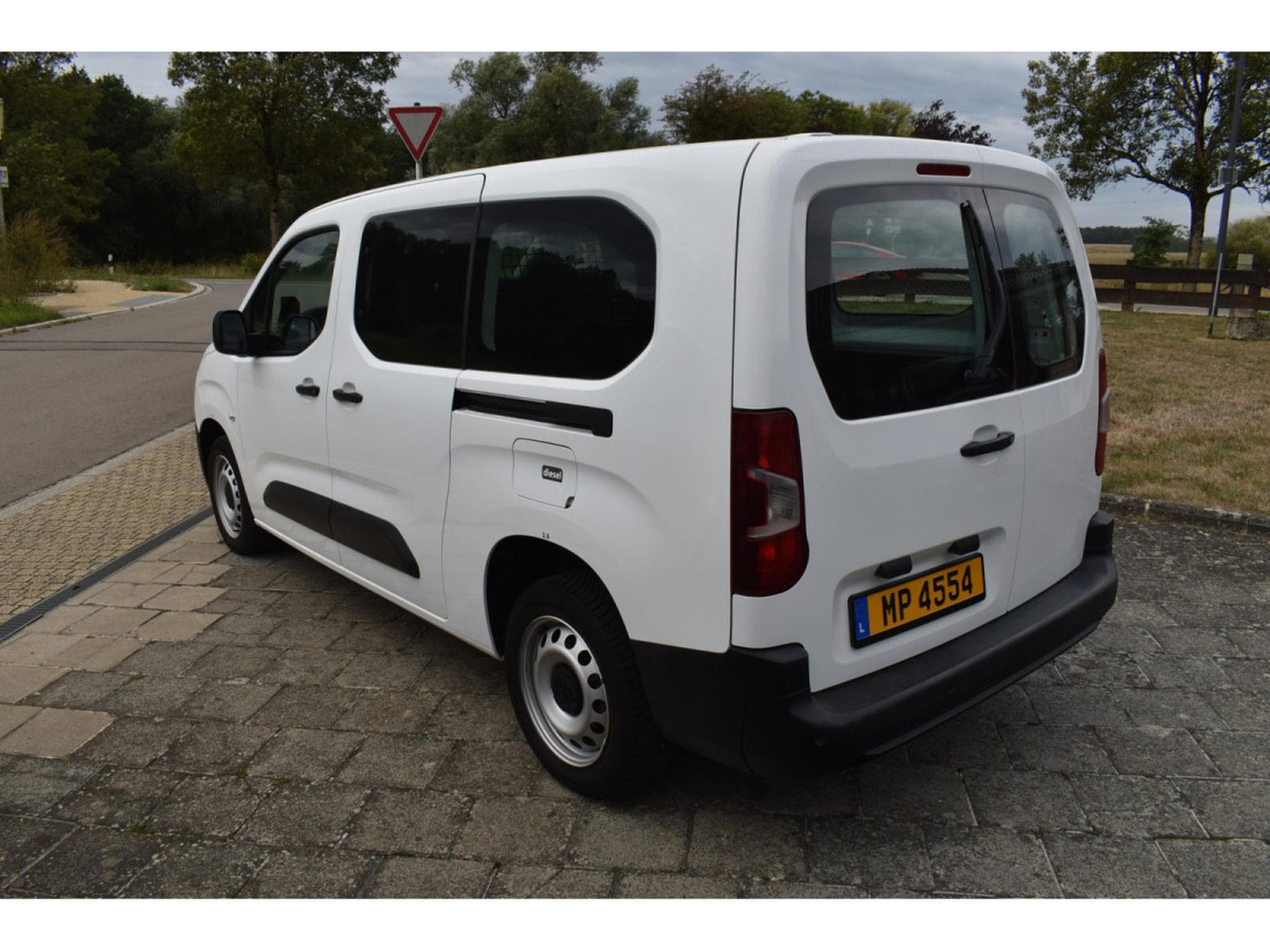 Peugeot Partner 1,5 HDI Maxi 3 places 57000km TVA Comprise (2021) - Photo 6