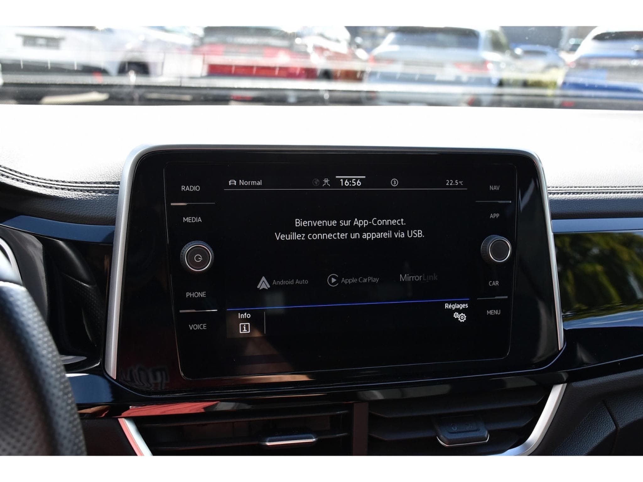VW T-Roc 2.0 TSI 4Motion R-Line DSG PANO TRAVEL CAM PARK 1° MAIN (2022) - Photo 13